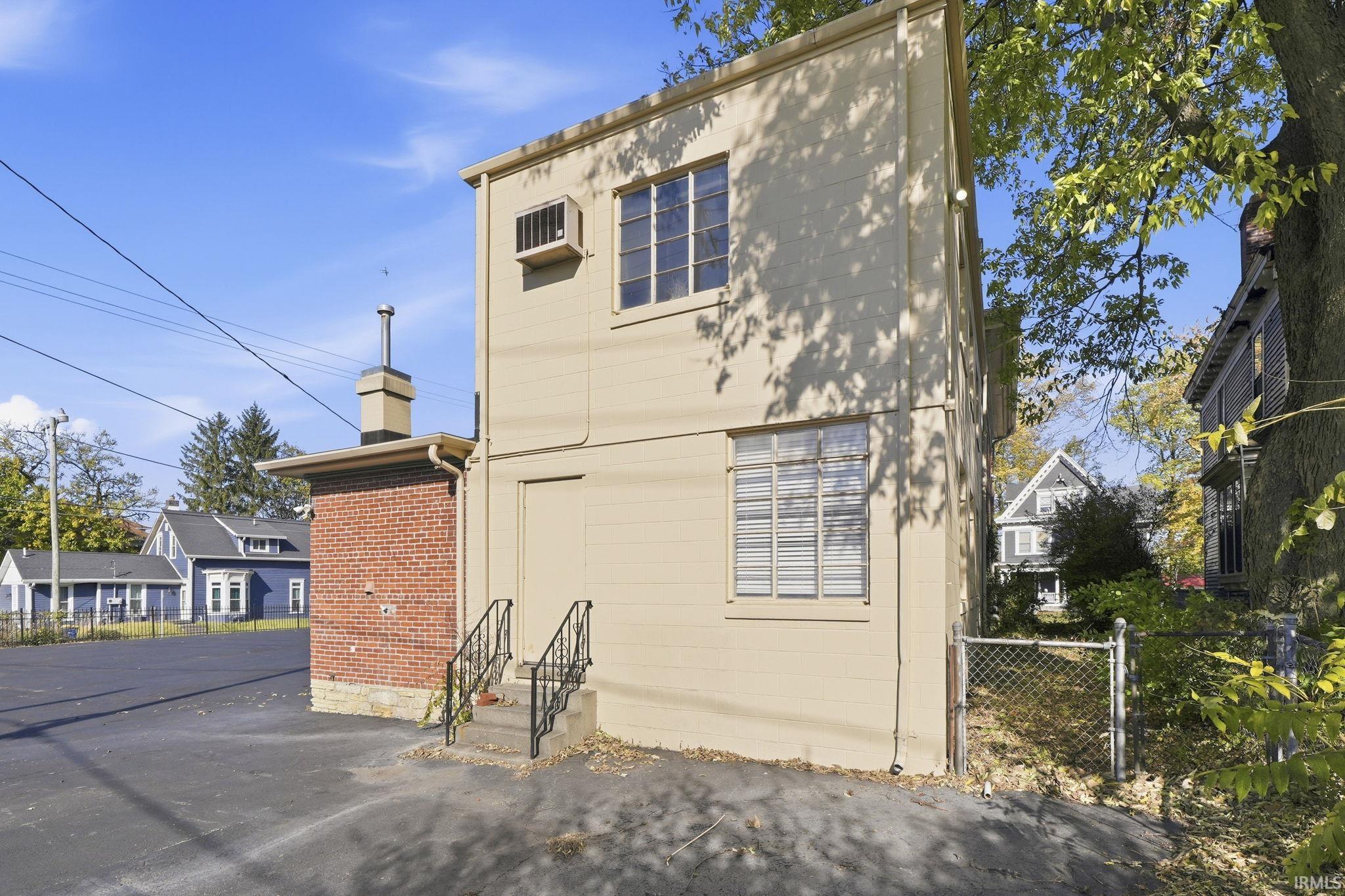 607 E Charles Street