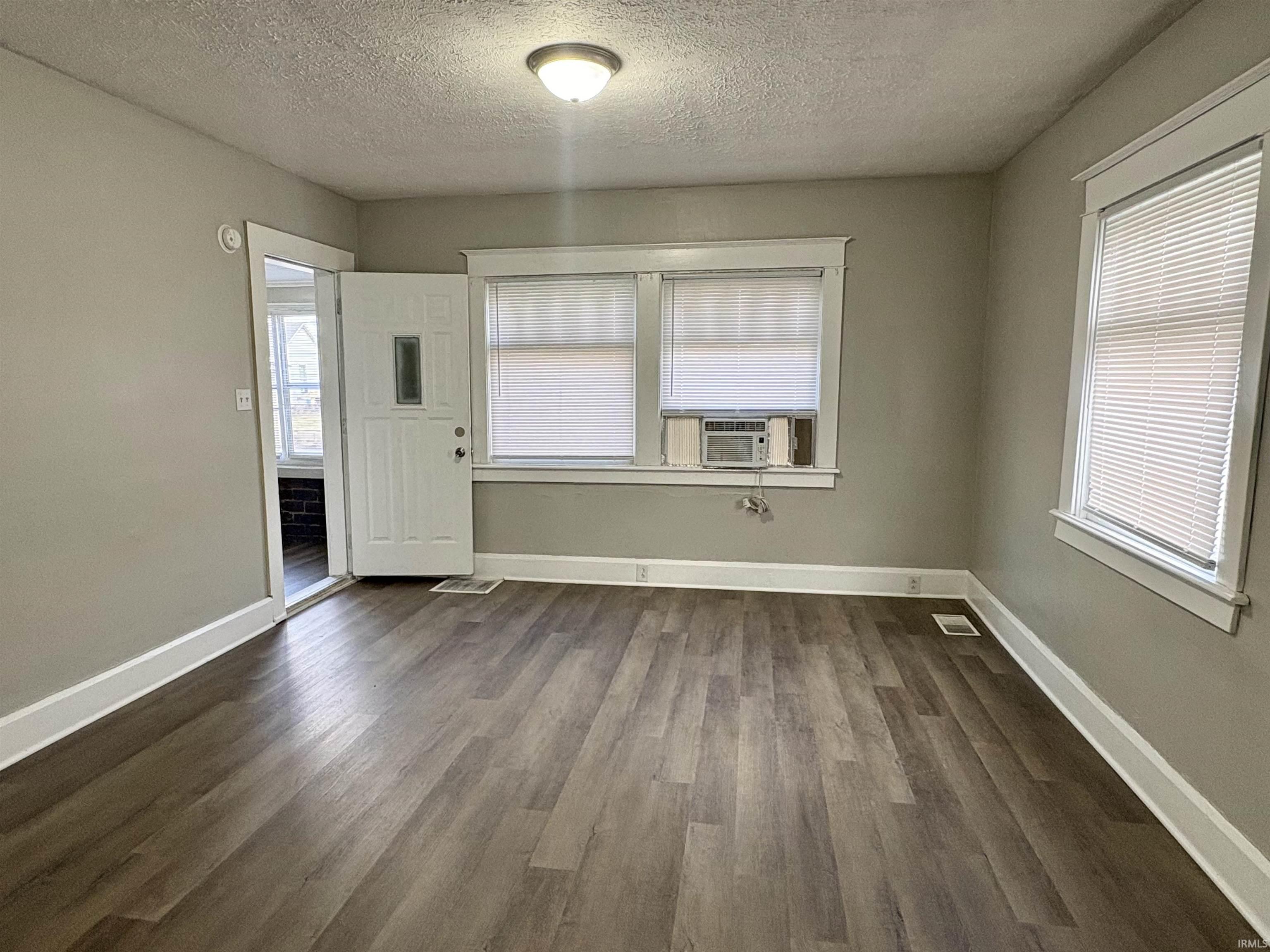 513 E Centennial Avenue