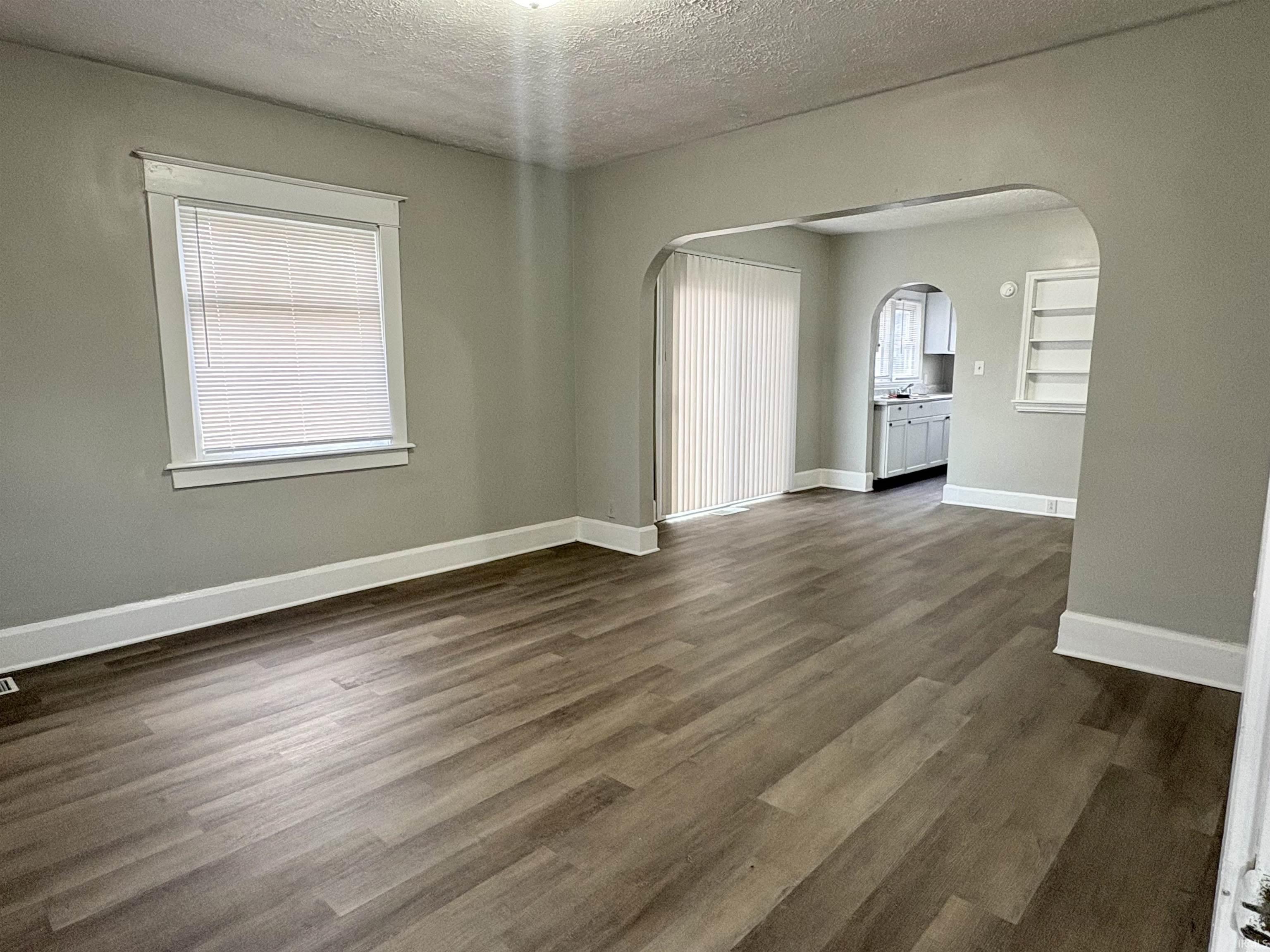 513 E Centennial Avenue