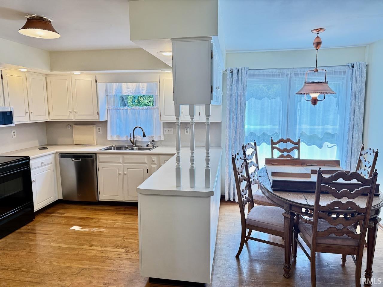 3505 W Pettigrew Drive