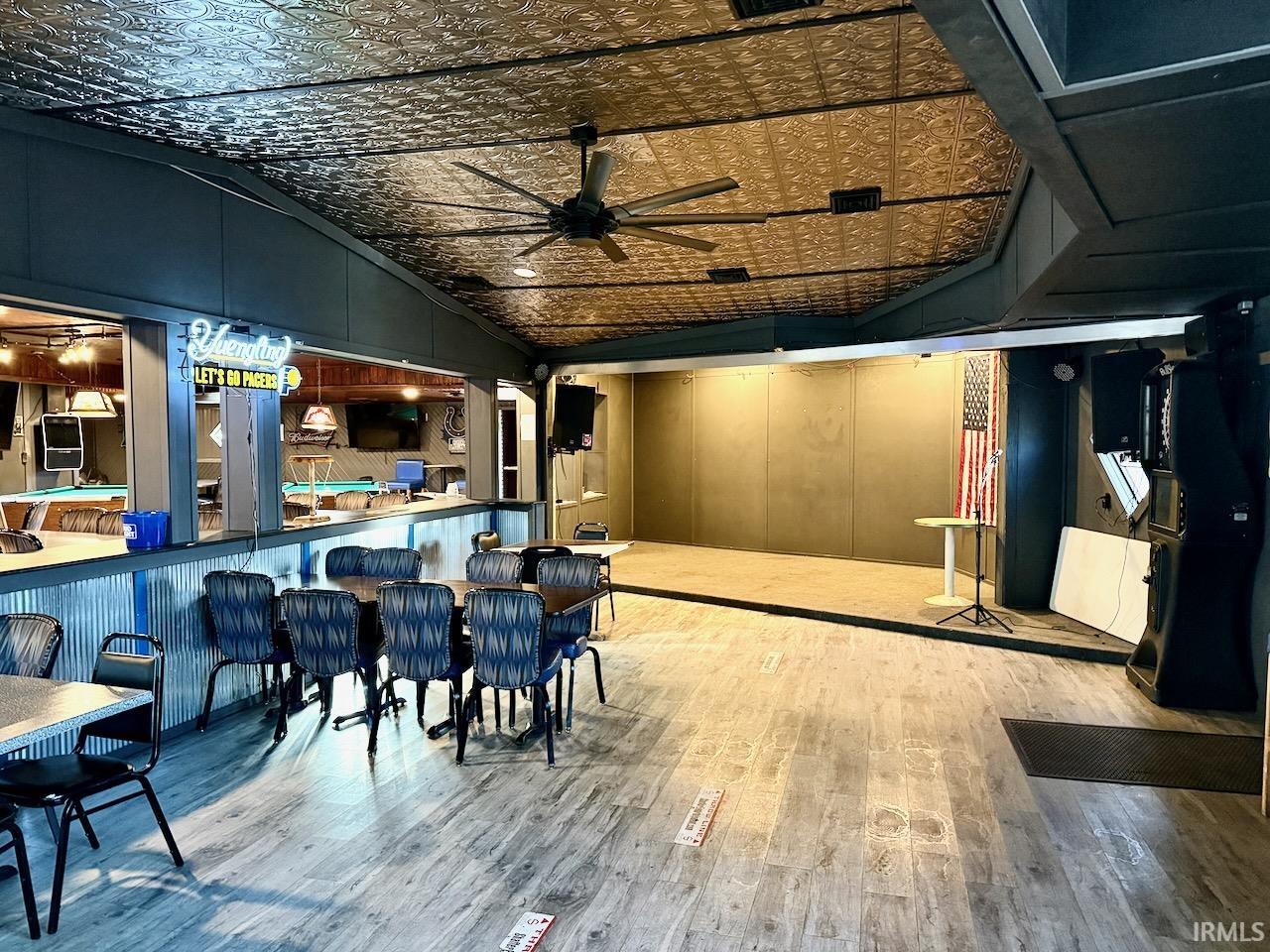 1811 S Burlington Avenue