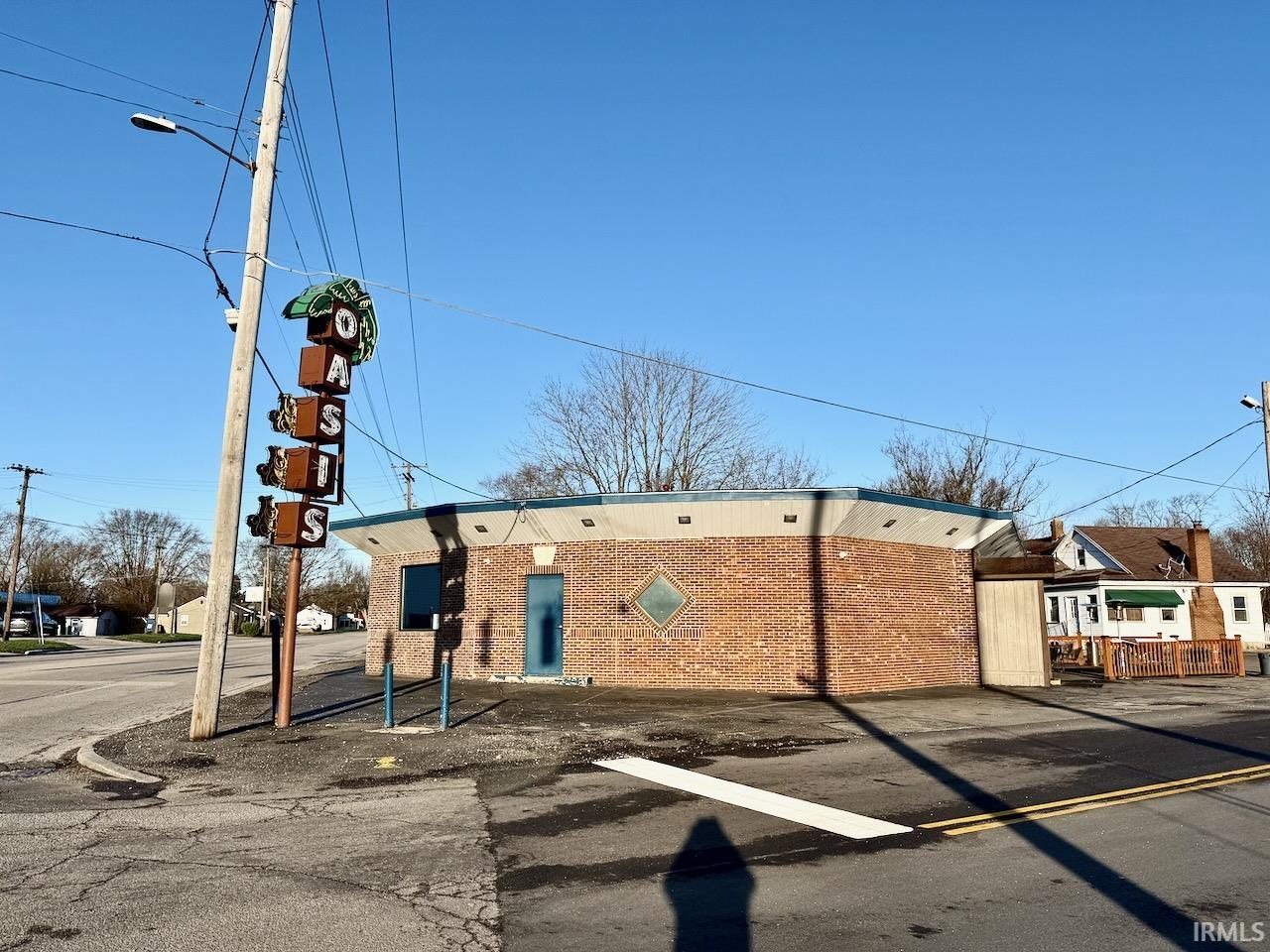 1811 S Burlington Avenue