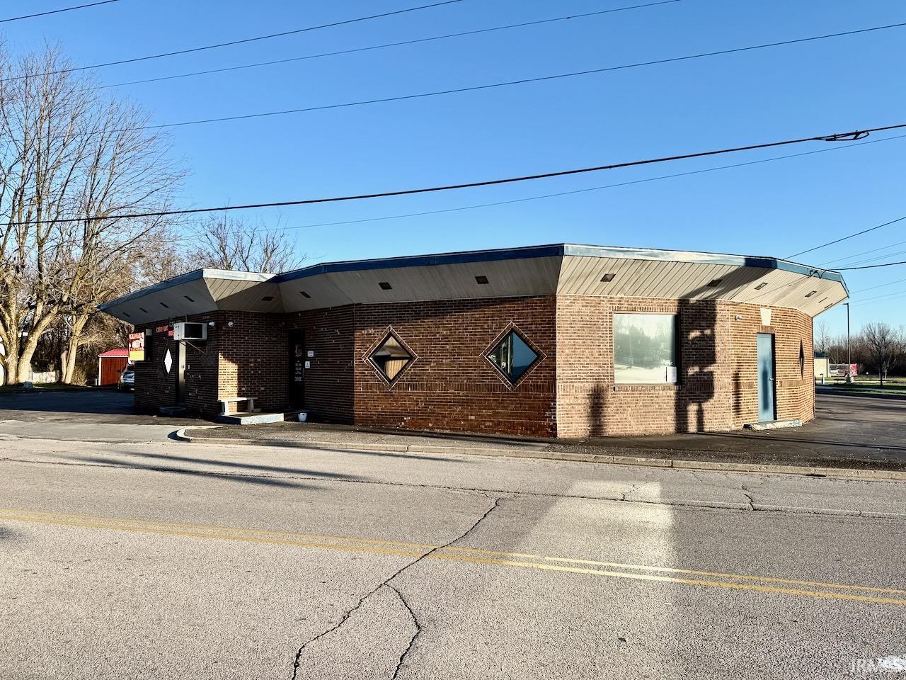 1811 S Burlington Avenue