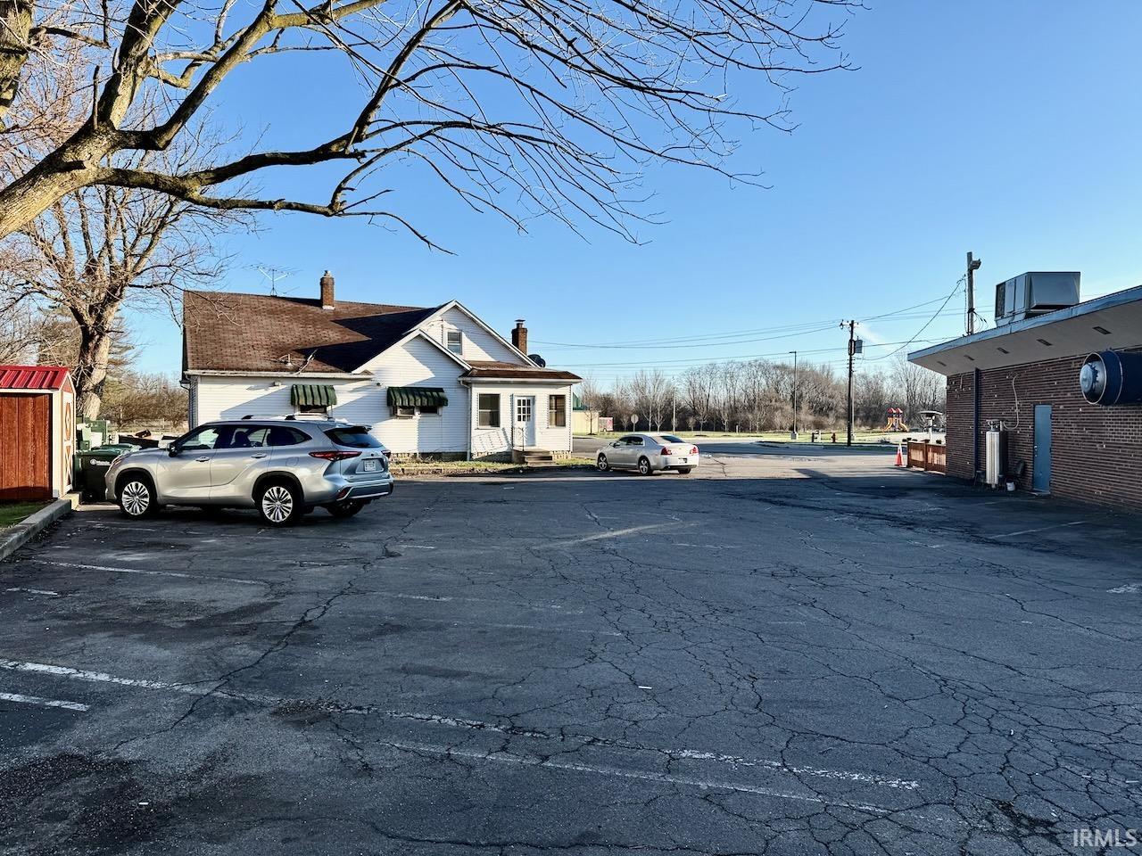 1811 S Burlington Avenue