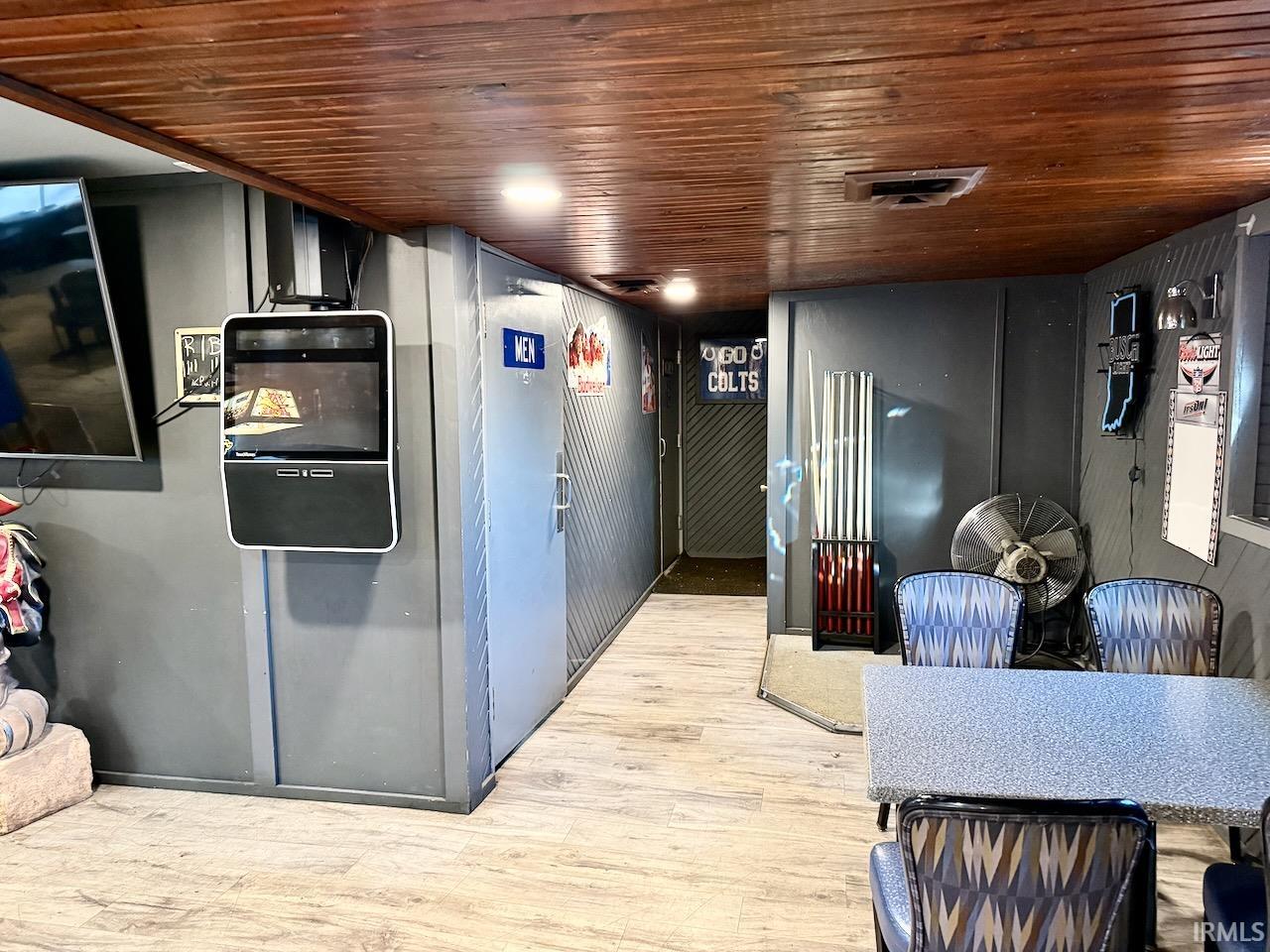 1811 S Burlington Avenue