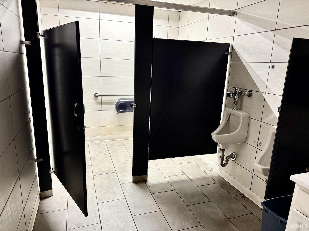 1811 S Burlington Avenue