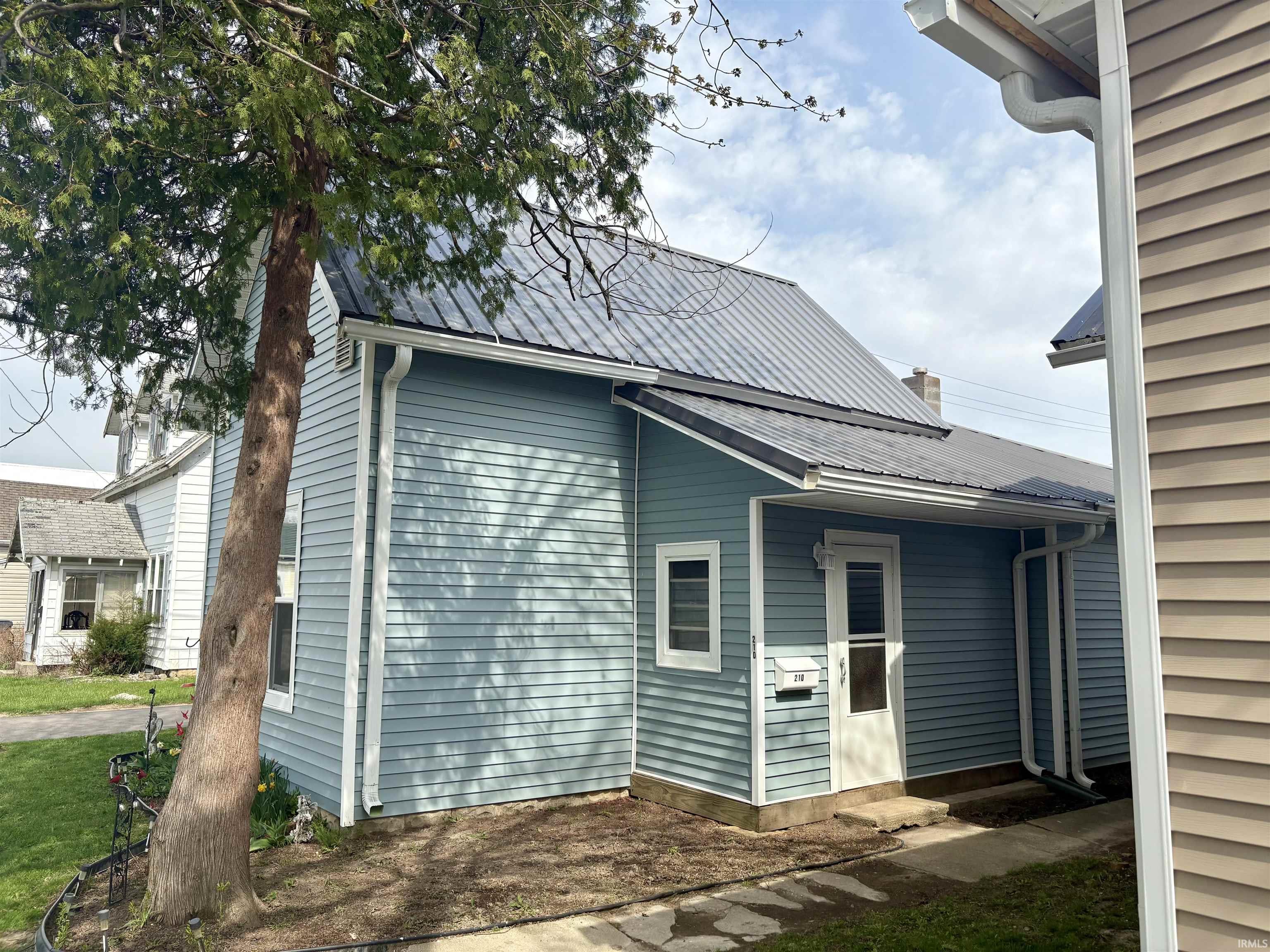 210 W Jay Street