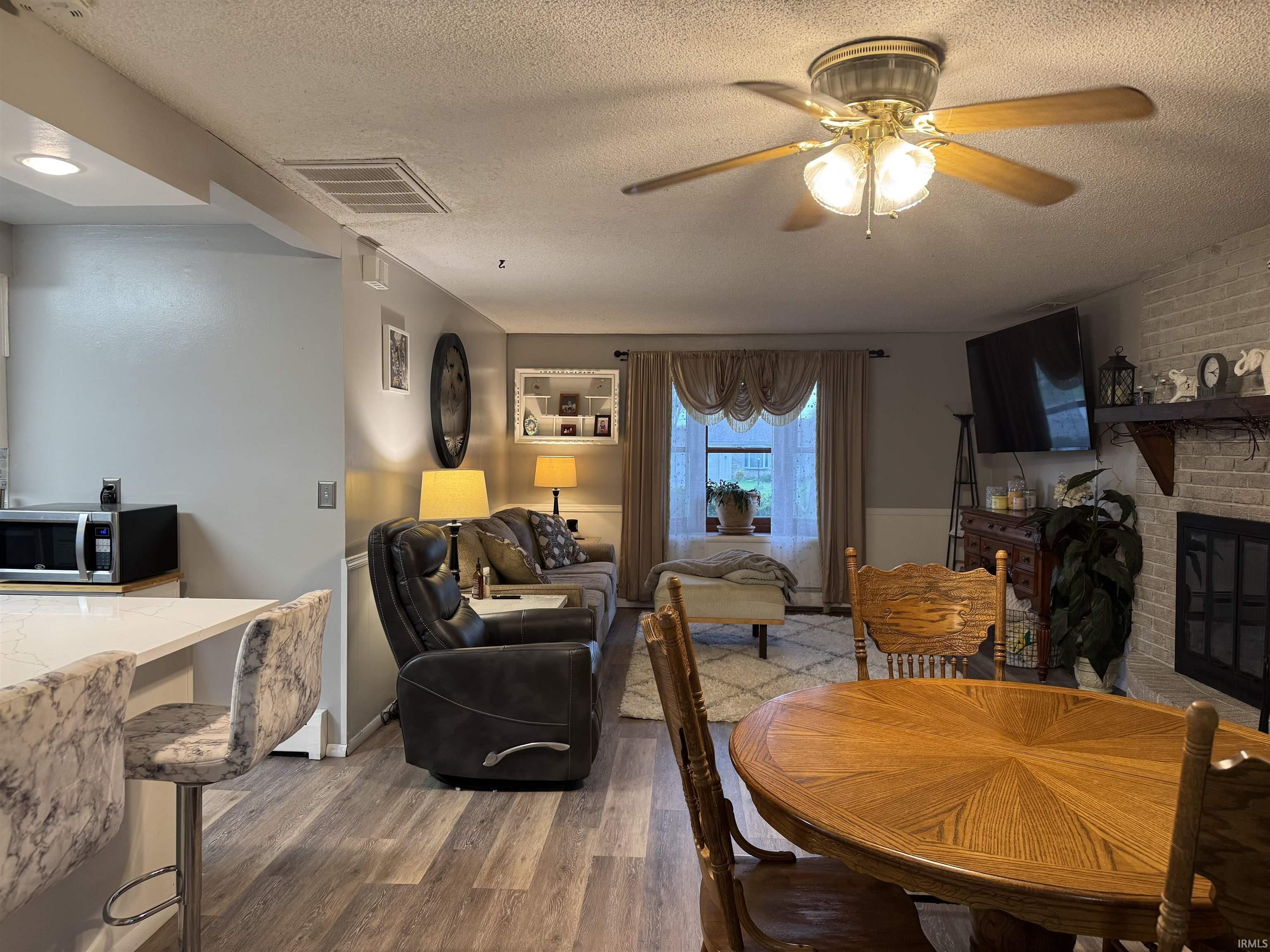 3011 E Kendall Lane