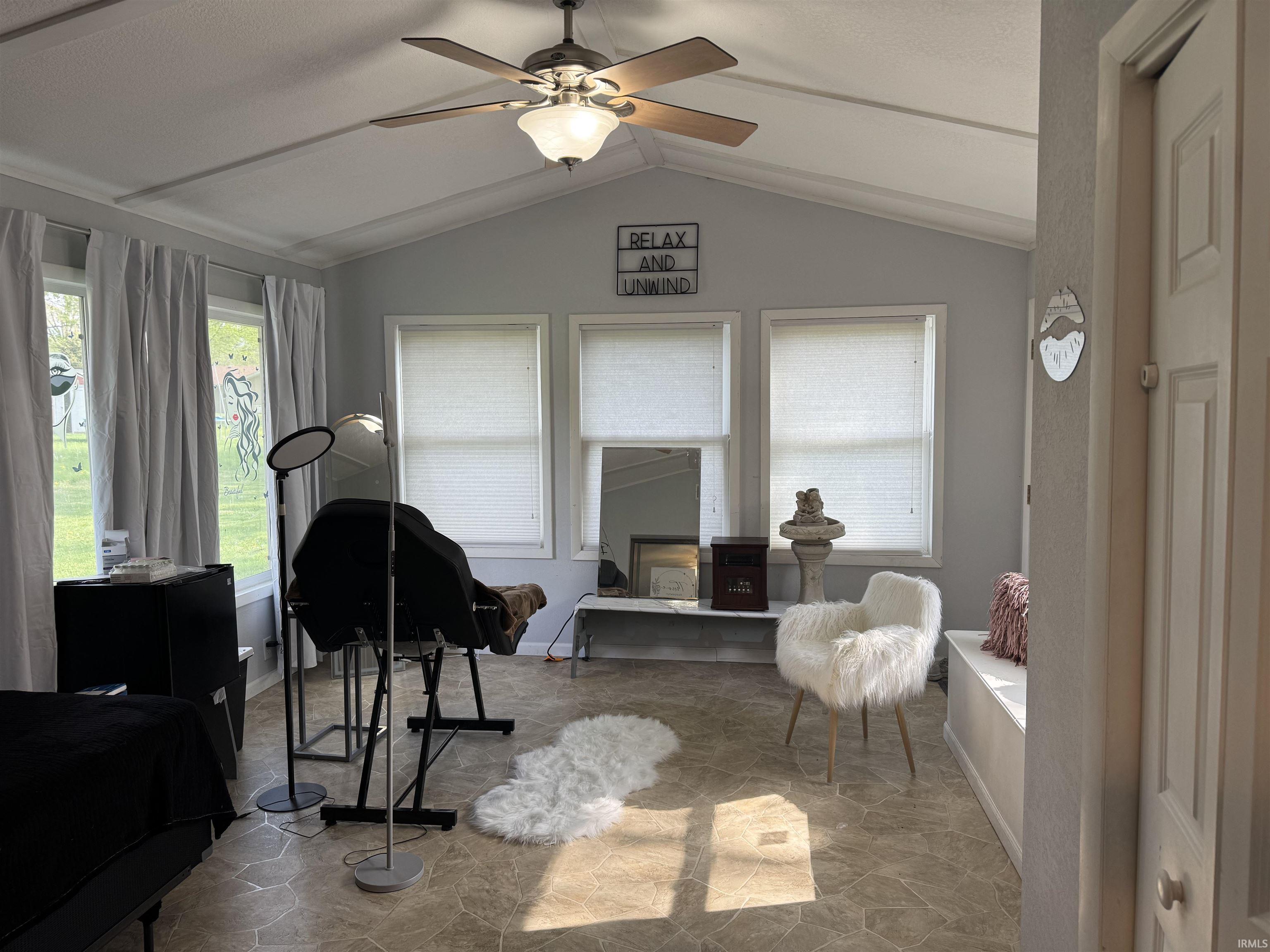 3011 E Kendall Lane