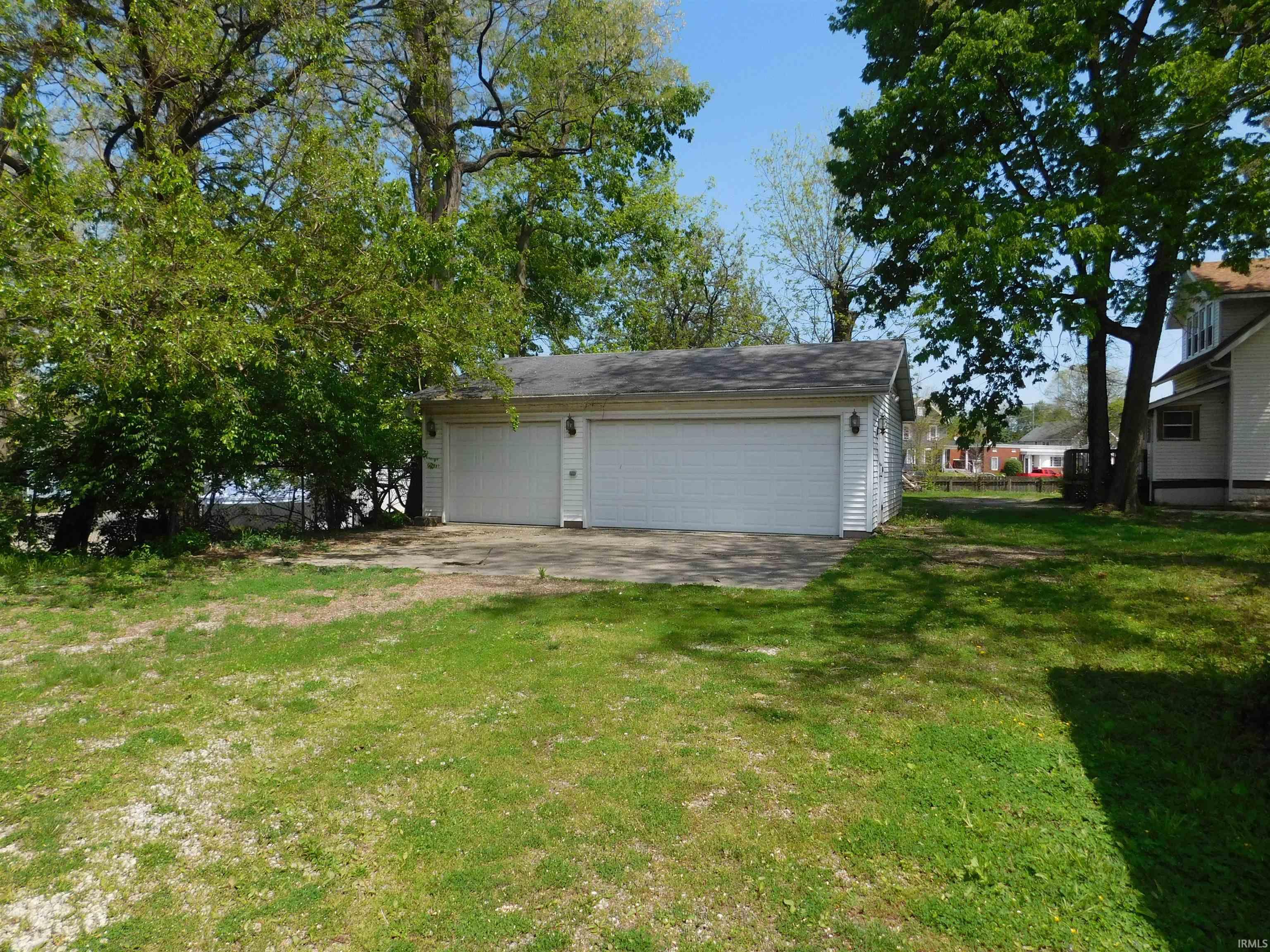 828 W Kilgore Avenue