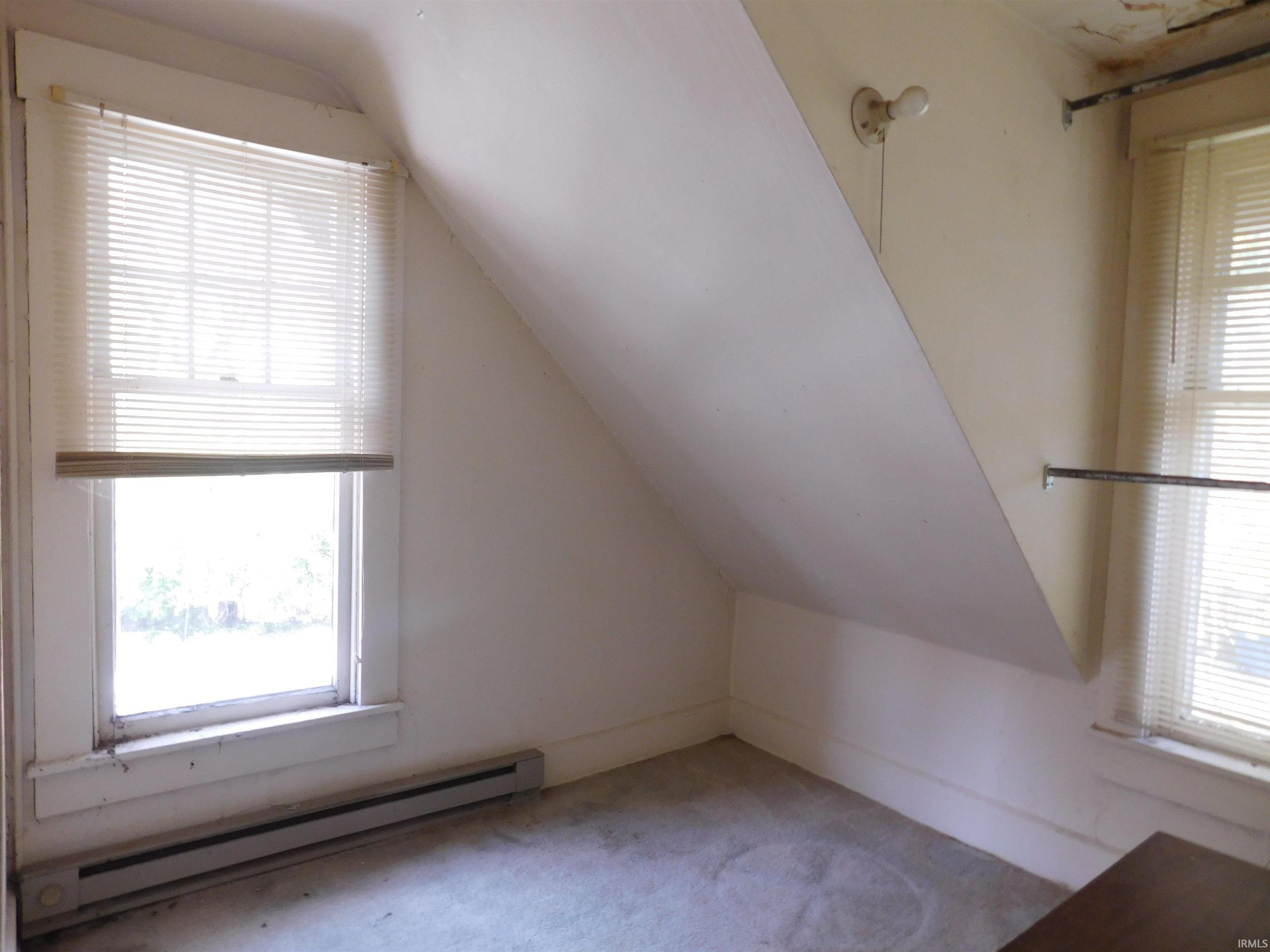 828 W Kilgore Avenue