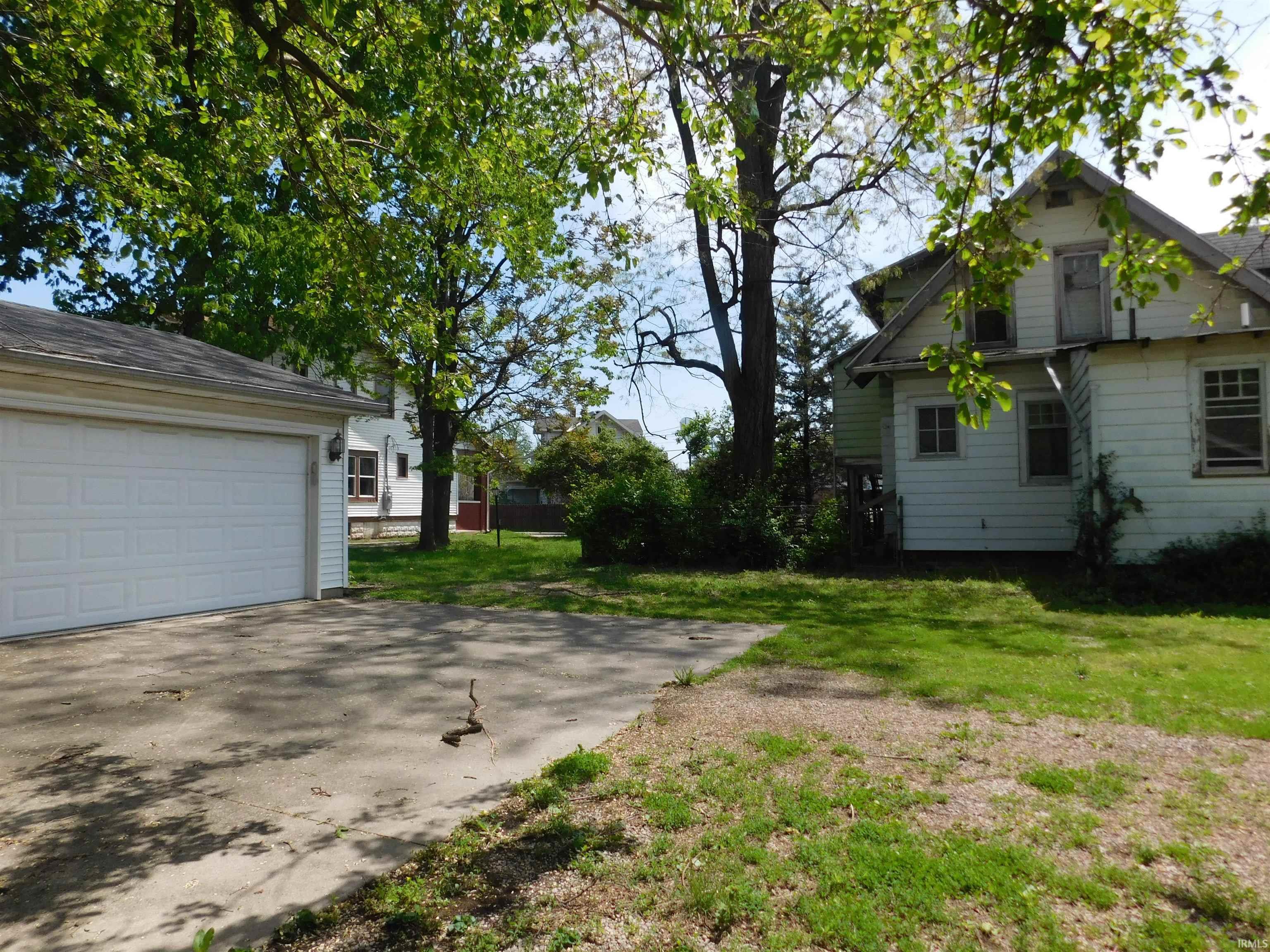 828 W Kilgore Avenue
