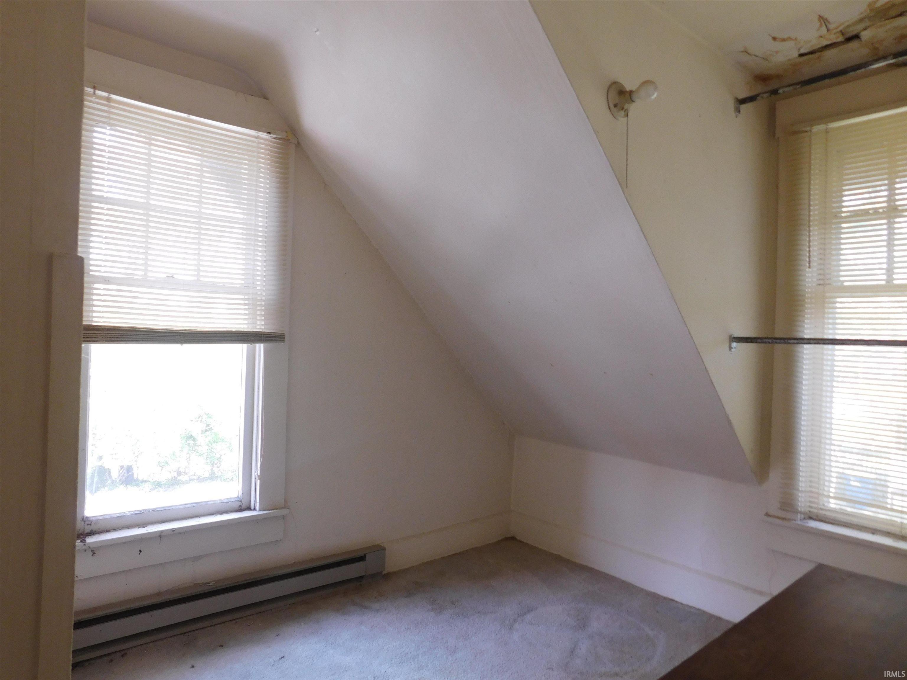 828 W Kilgore Avenue