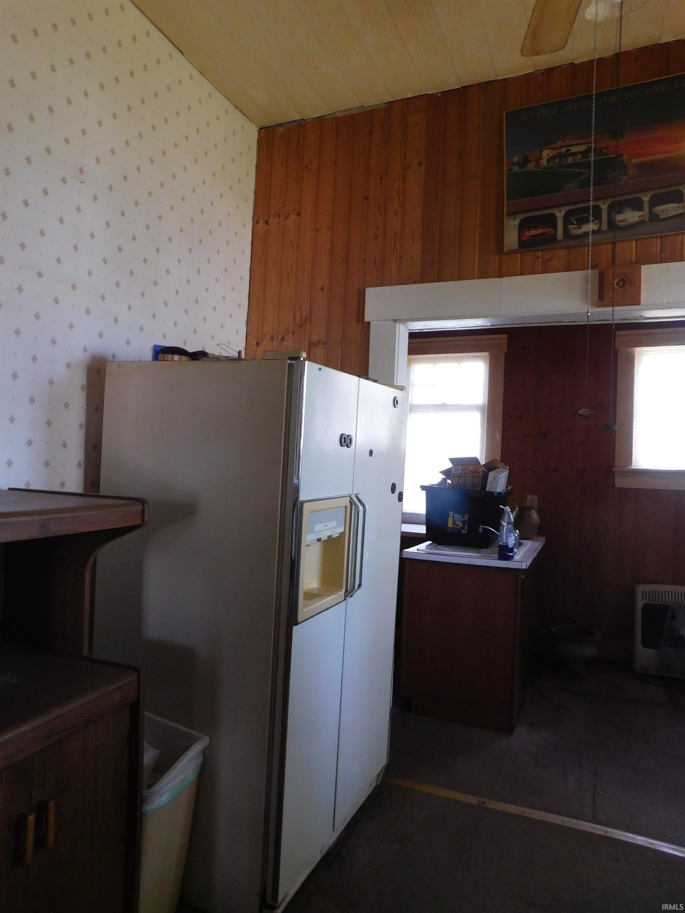 828 W Kilgore Avenue