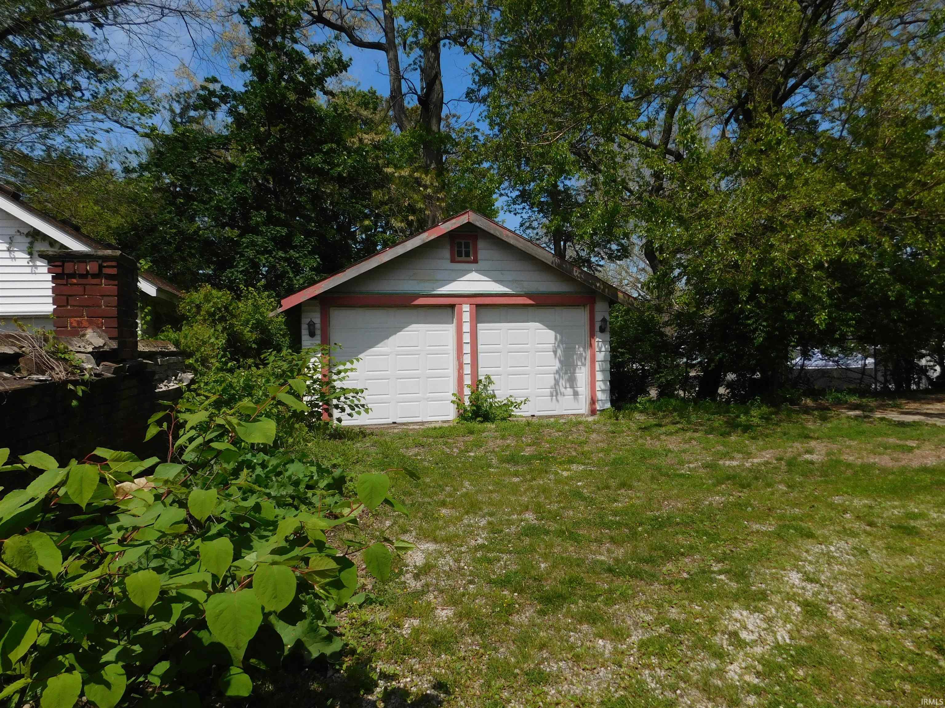 828 W Kilgore Avenue