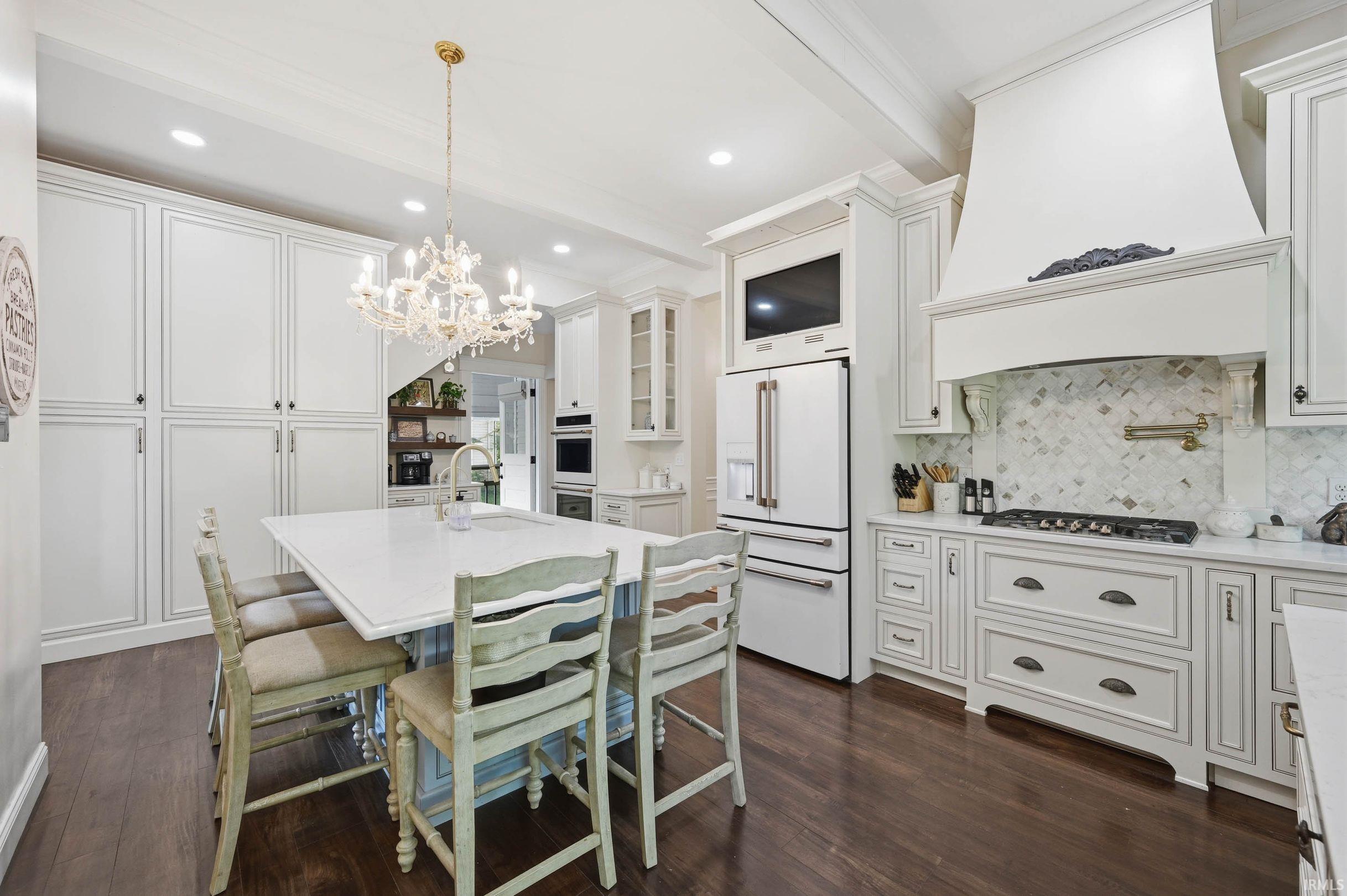 300 E McCullough Boulevard