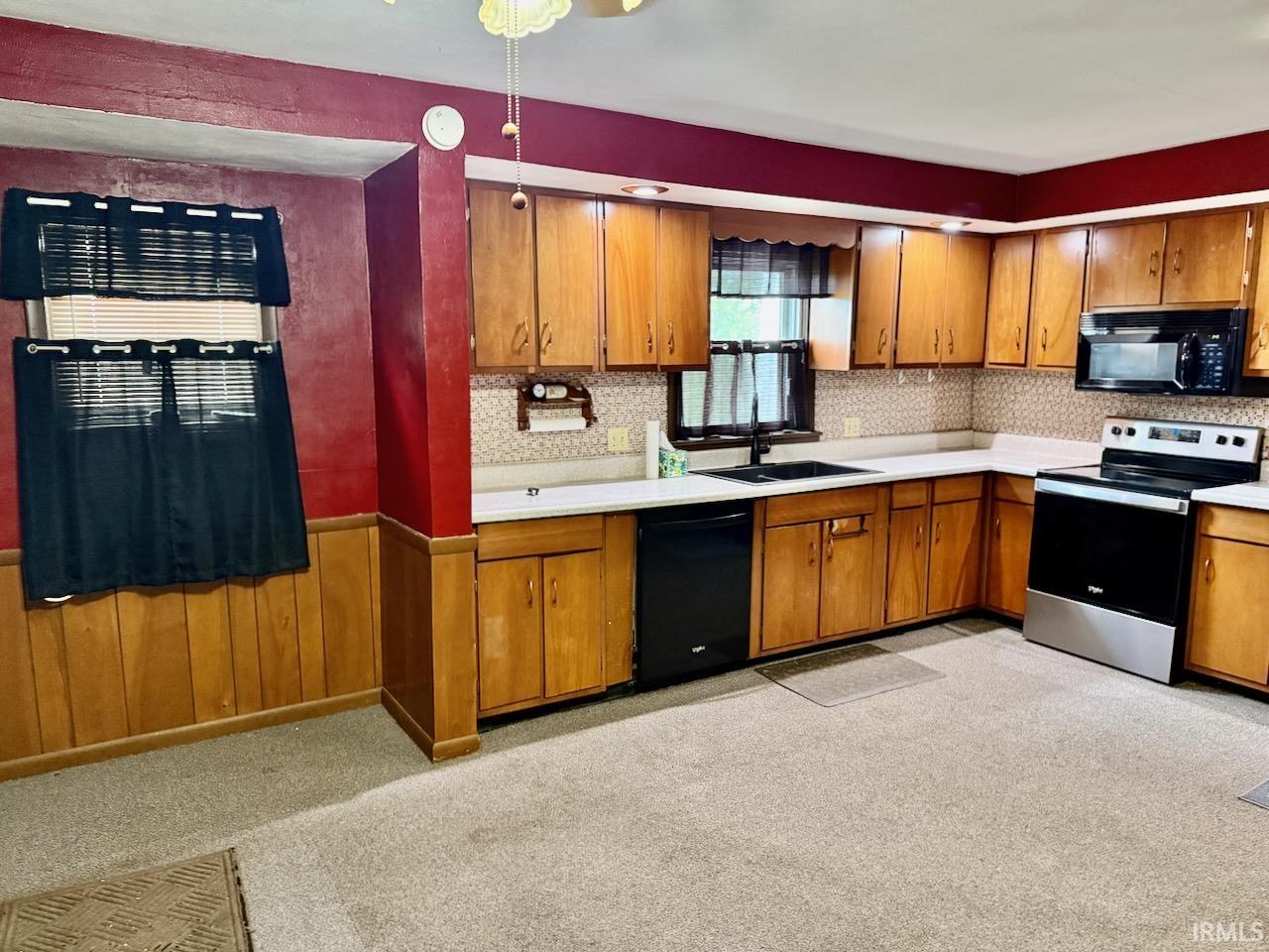 2086 S 300 E Road