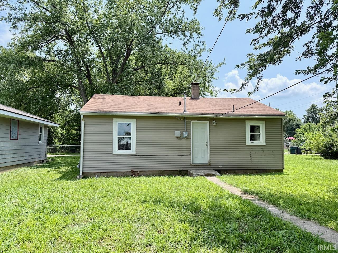 906 W 16th Street
