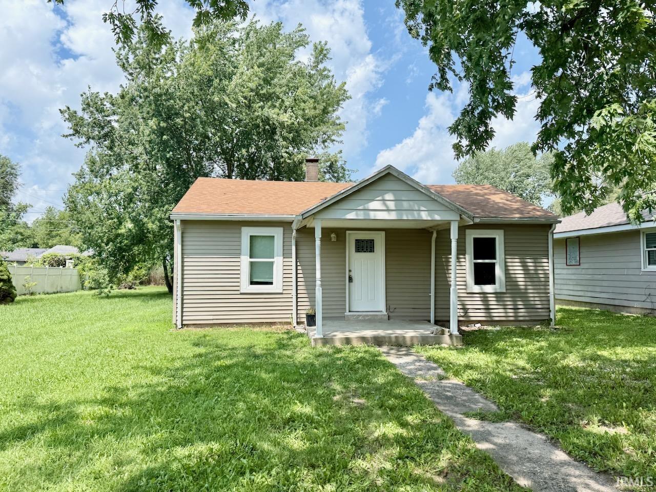 906 W 16th Street