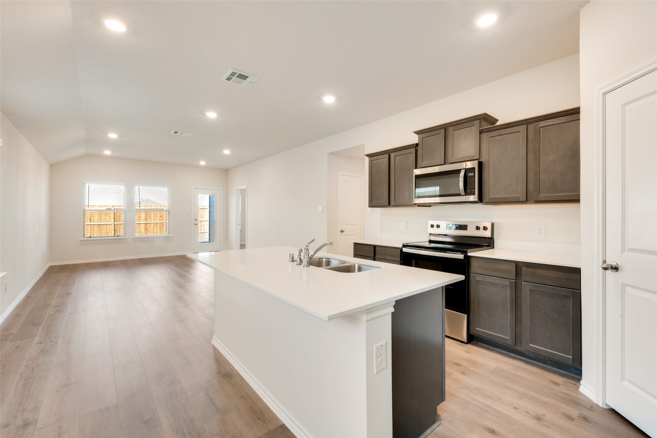 3307 Watterson Way