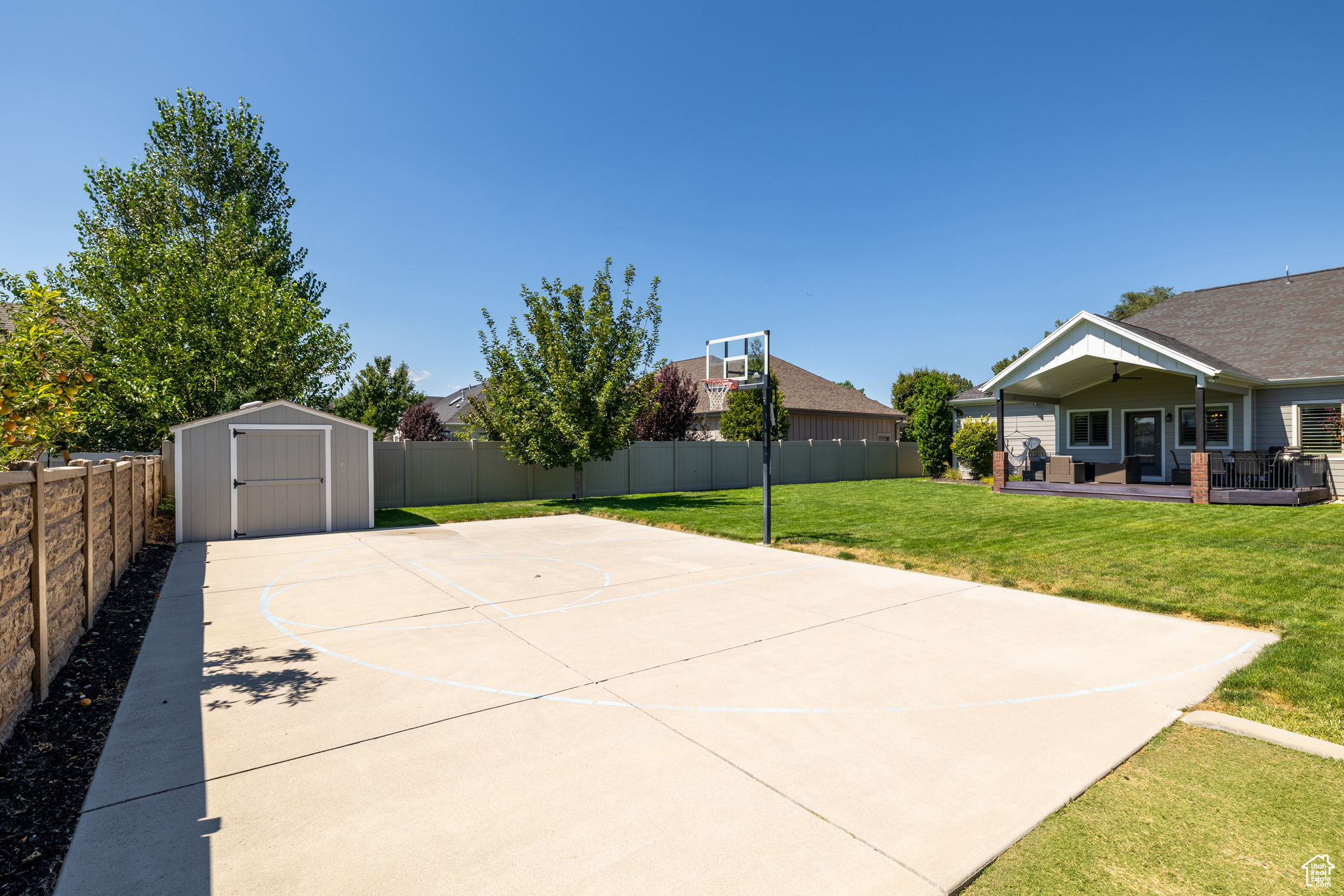 1009 W SHIRE RIDGE CIR