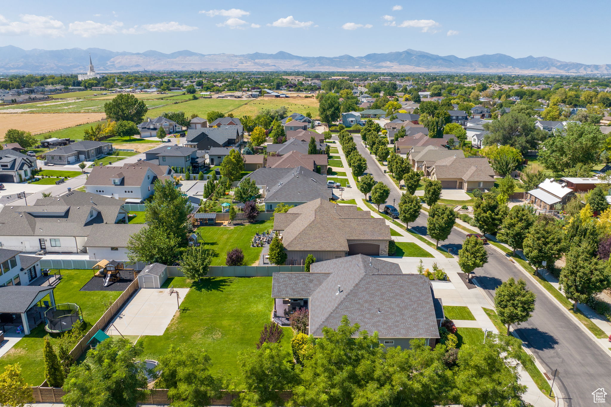1009 W SHIRE RIDGE CIR