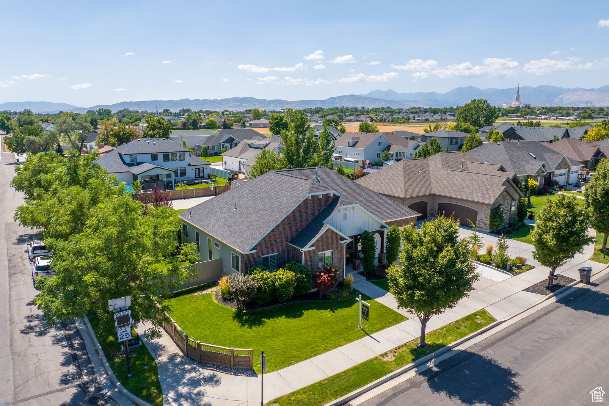 1009 W SHIRE RIDGE CIR