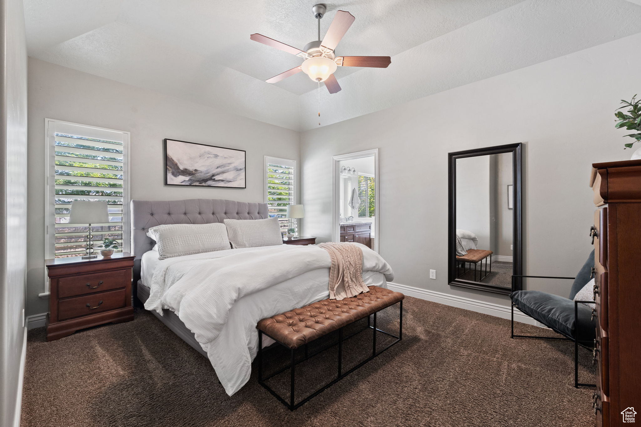 1009 W SHIRE RIDGE CIR