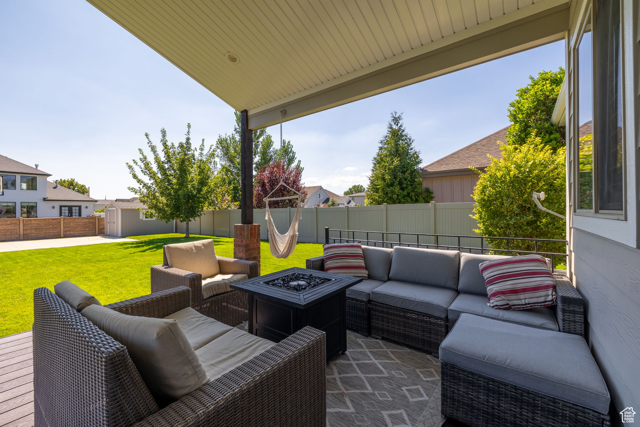 1009 W SHIRE RIDGE CIR