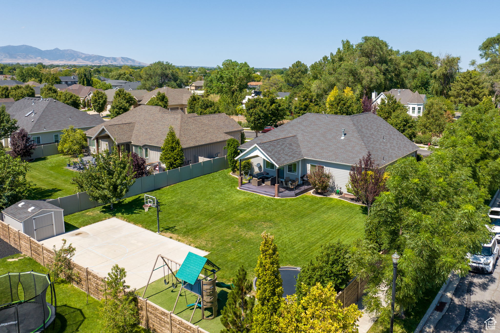 1009 W SHIRE RIDGE CIR