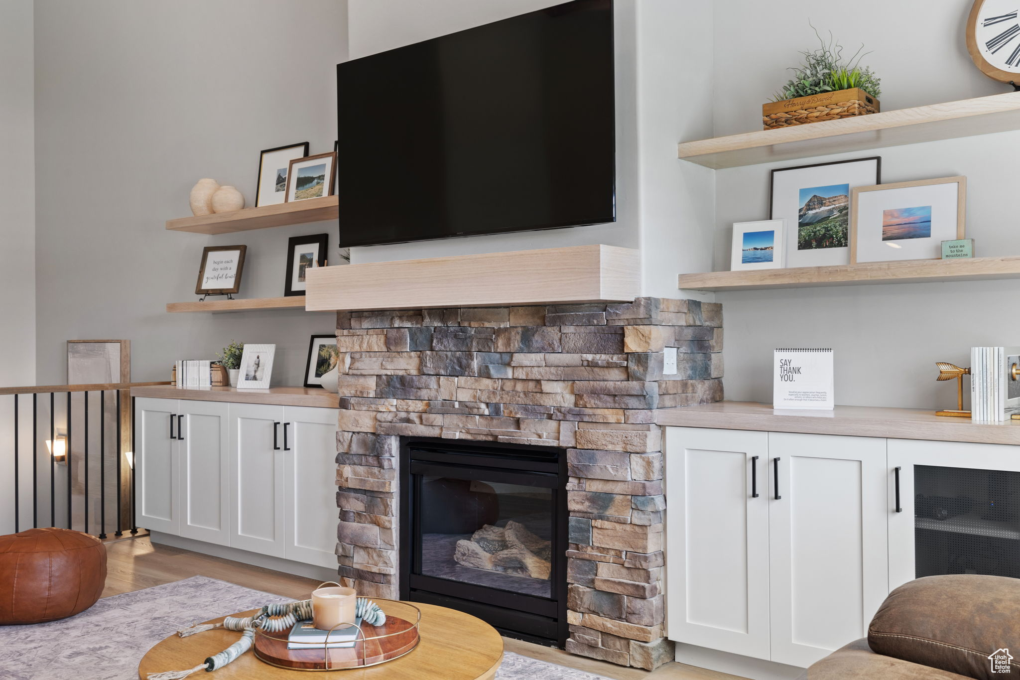 1009 W SHIRE RIDGE CIR