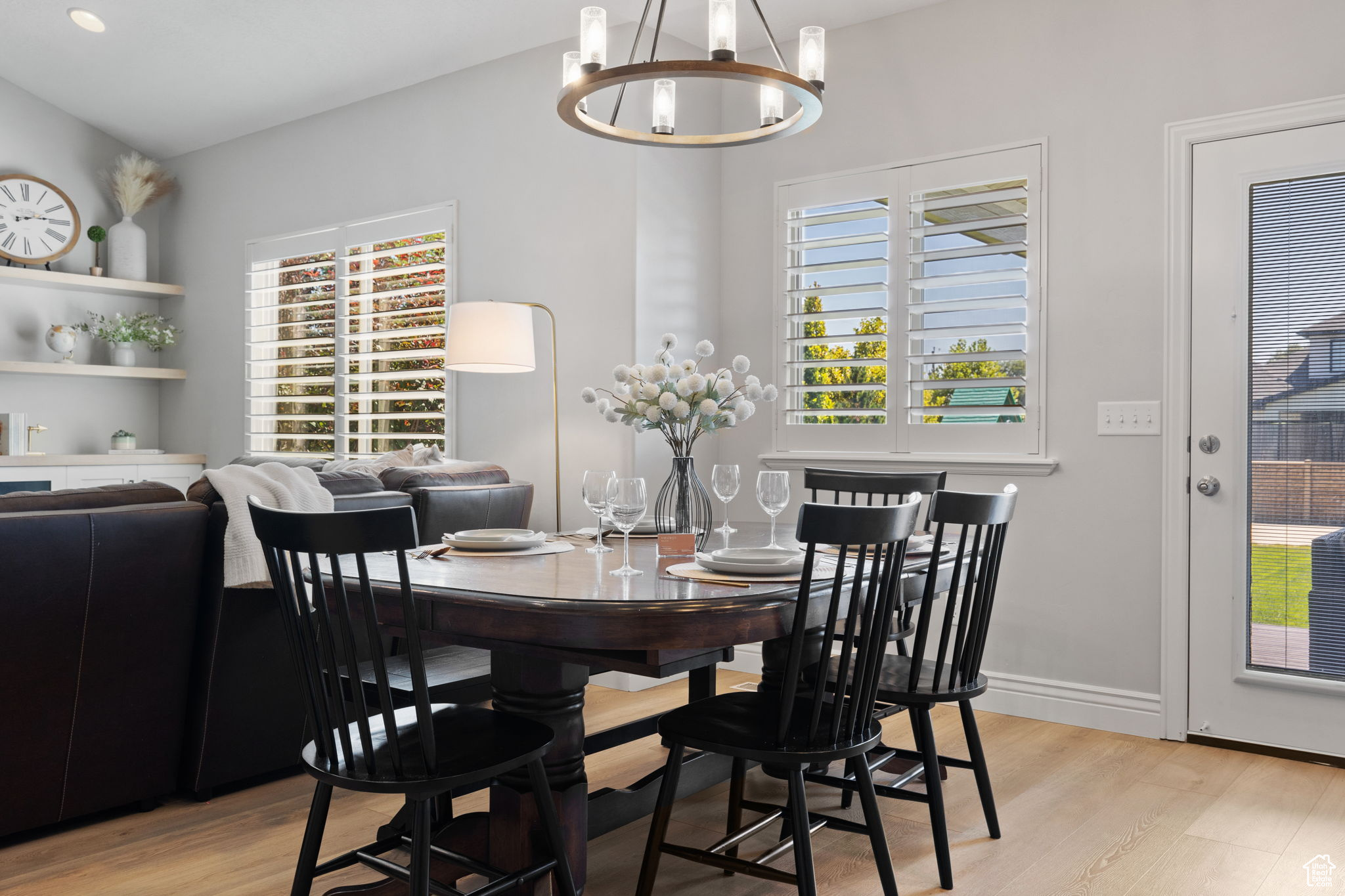 1009 W SHIRE RIDGE CIR