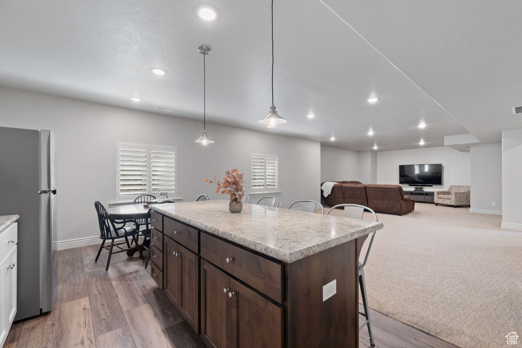 1009 W SHIRE RIDGE CIR