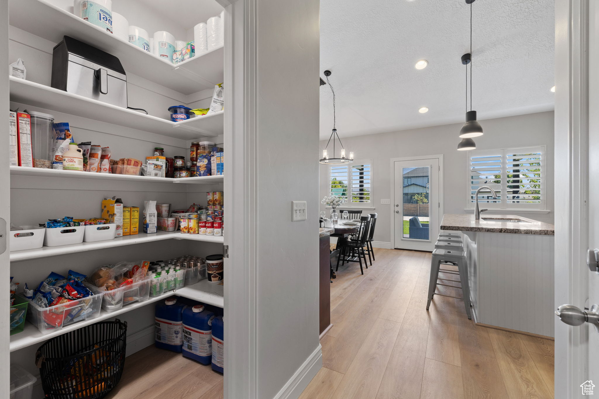 1009 W SHIRE RIDGE CIR