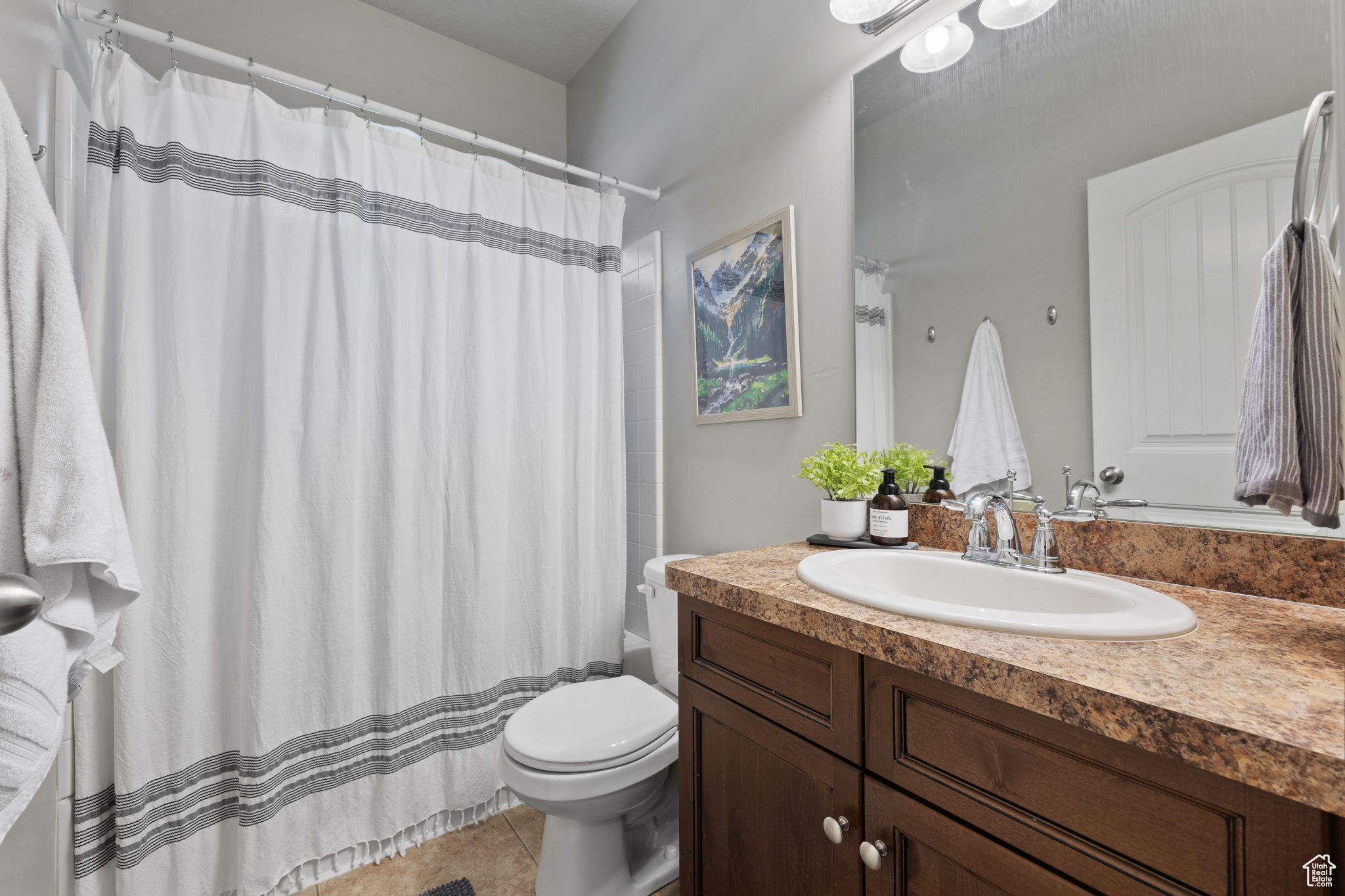 1009 W SHIRE RIDGE CIR