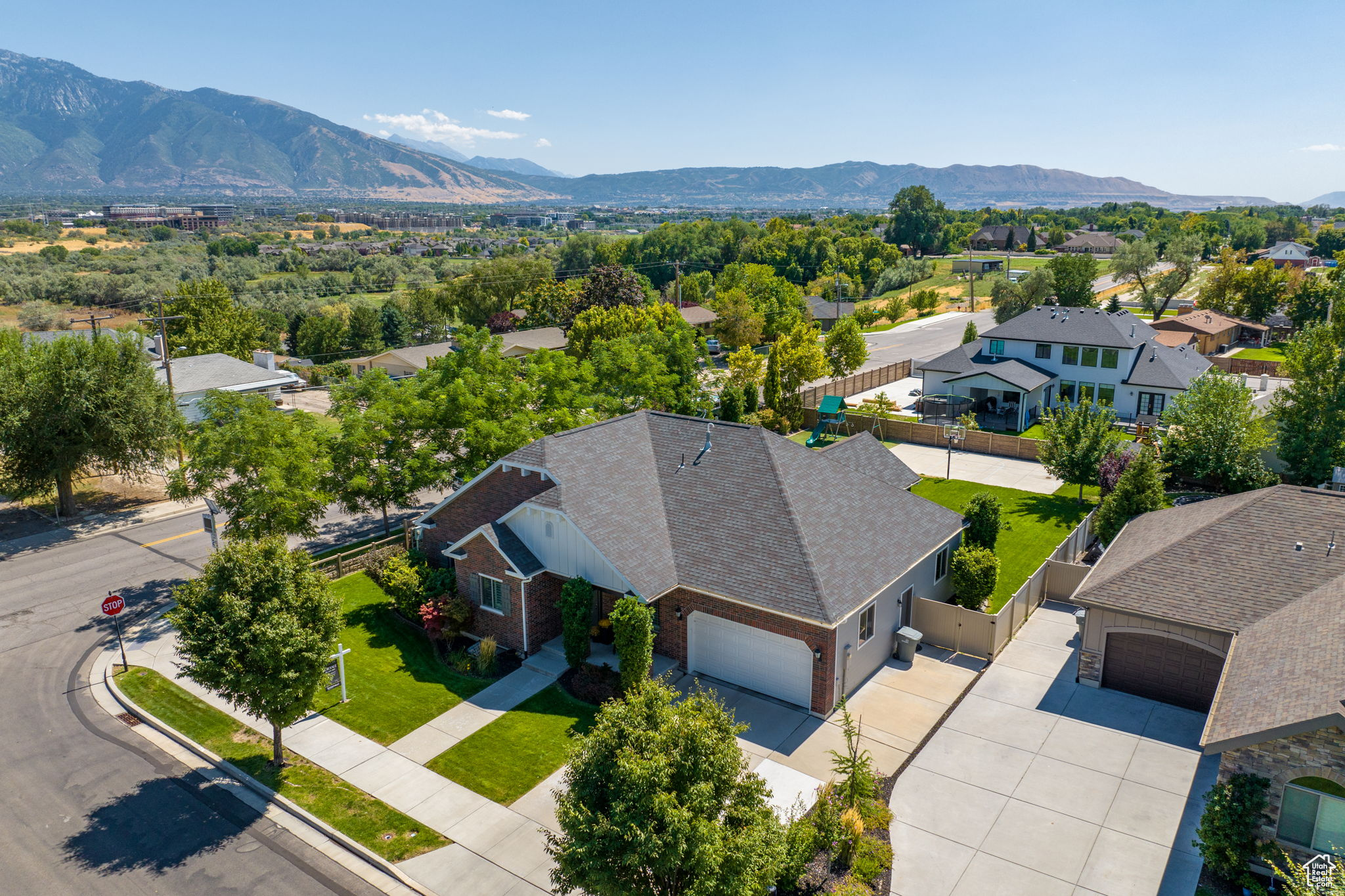 1009 W SHIRE RIDGE CIR
