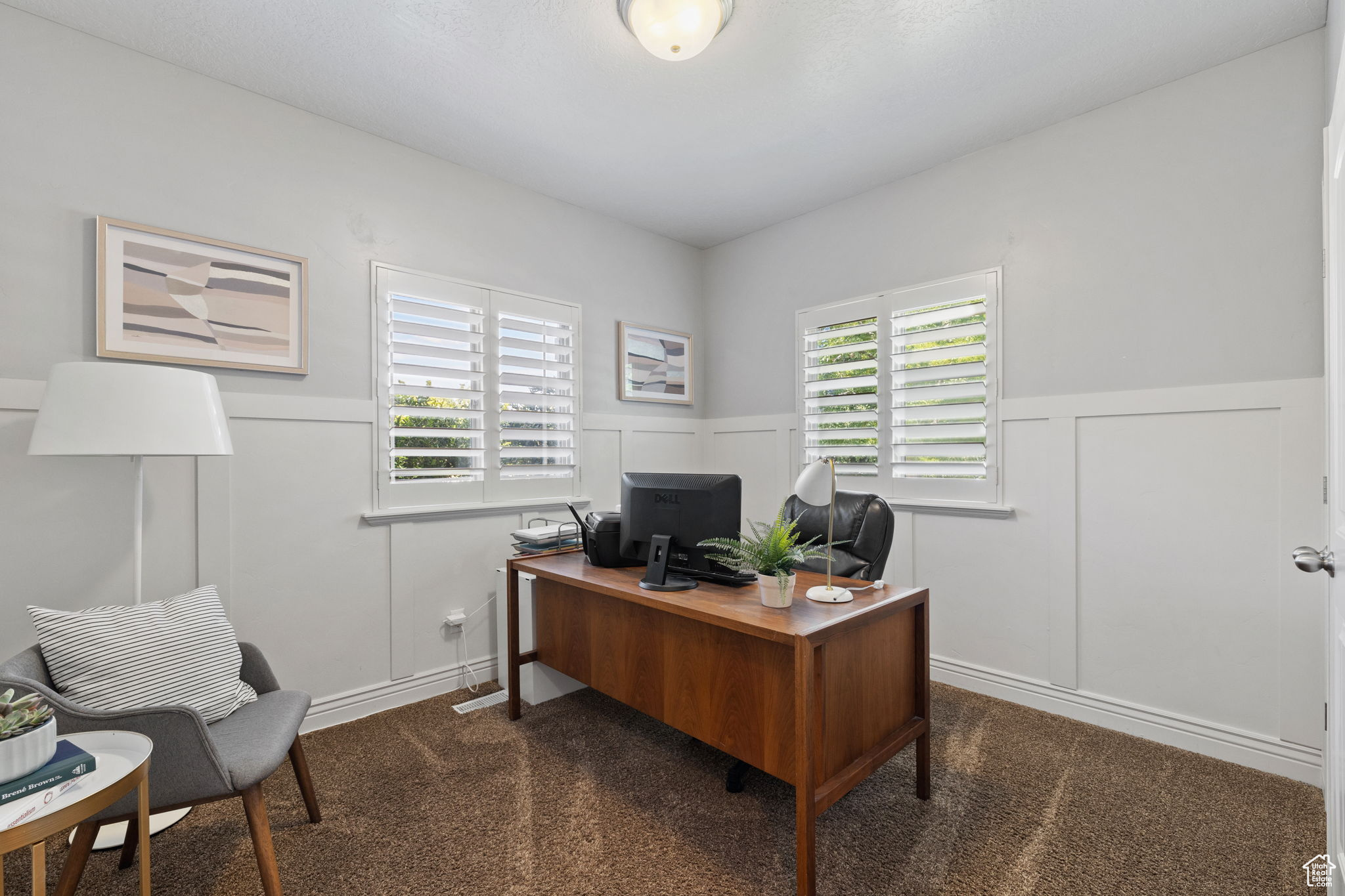 1009 W SHIRE RIDGE CIR