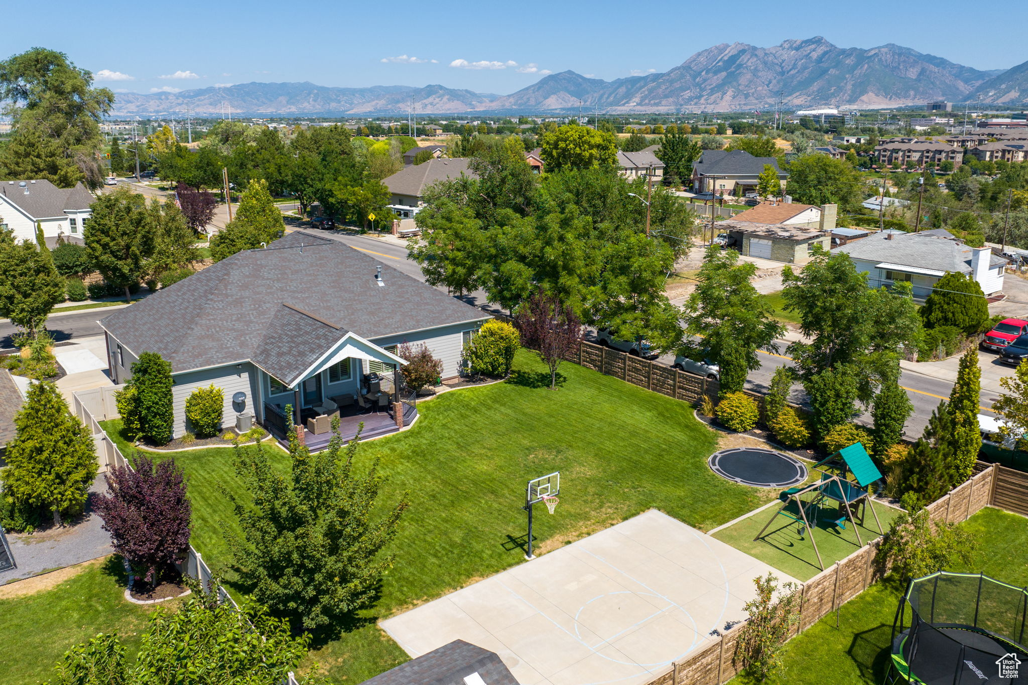 1009 W SHIRE RIDGE CIR