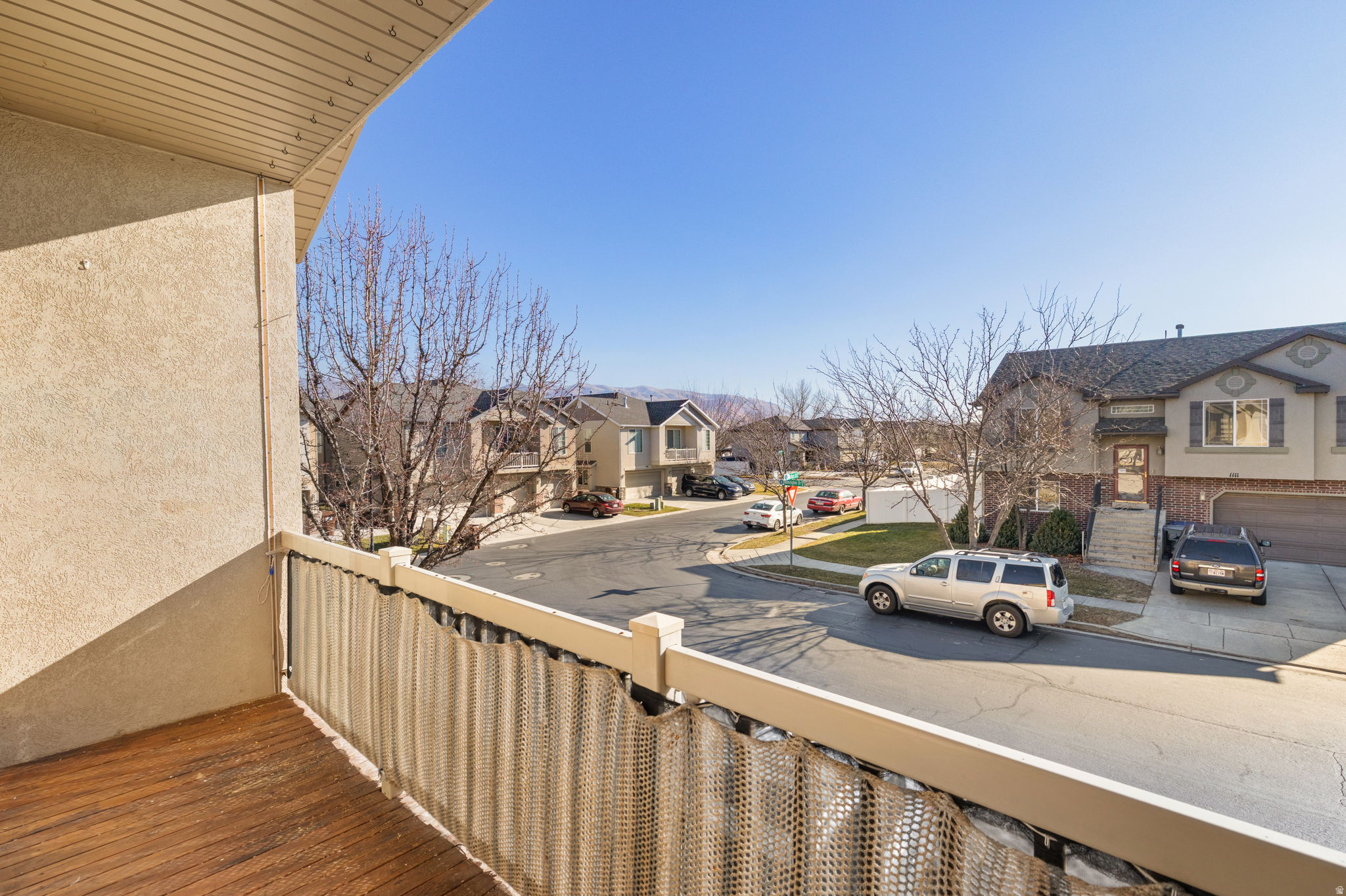 1102 W KENSINGTON DR