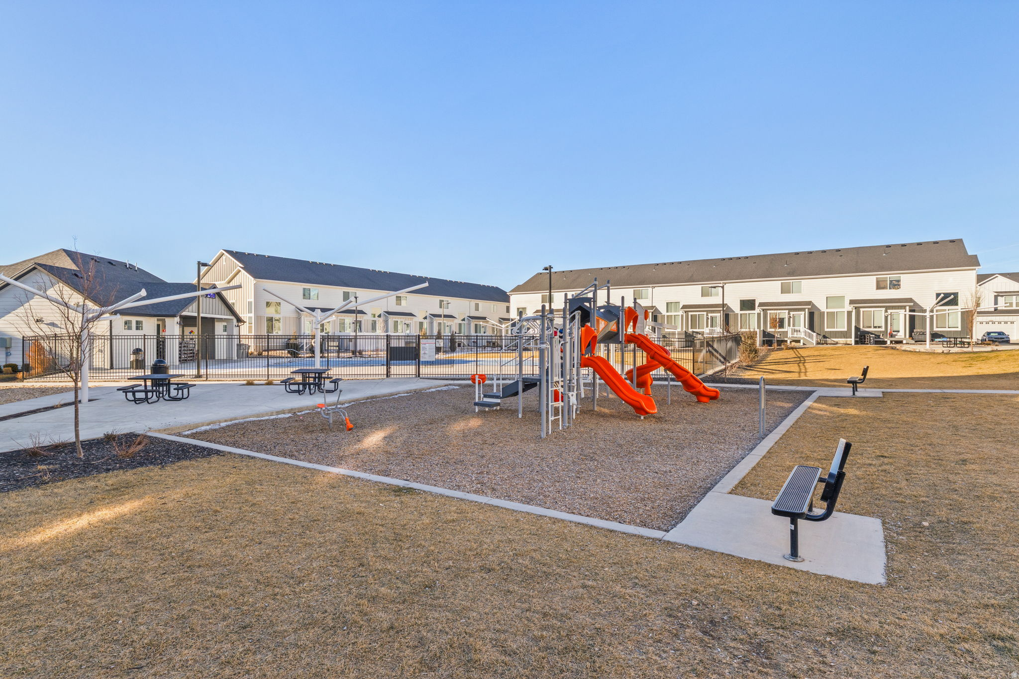 937 W BIG BEN LN #202