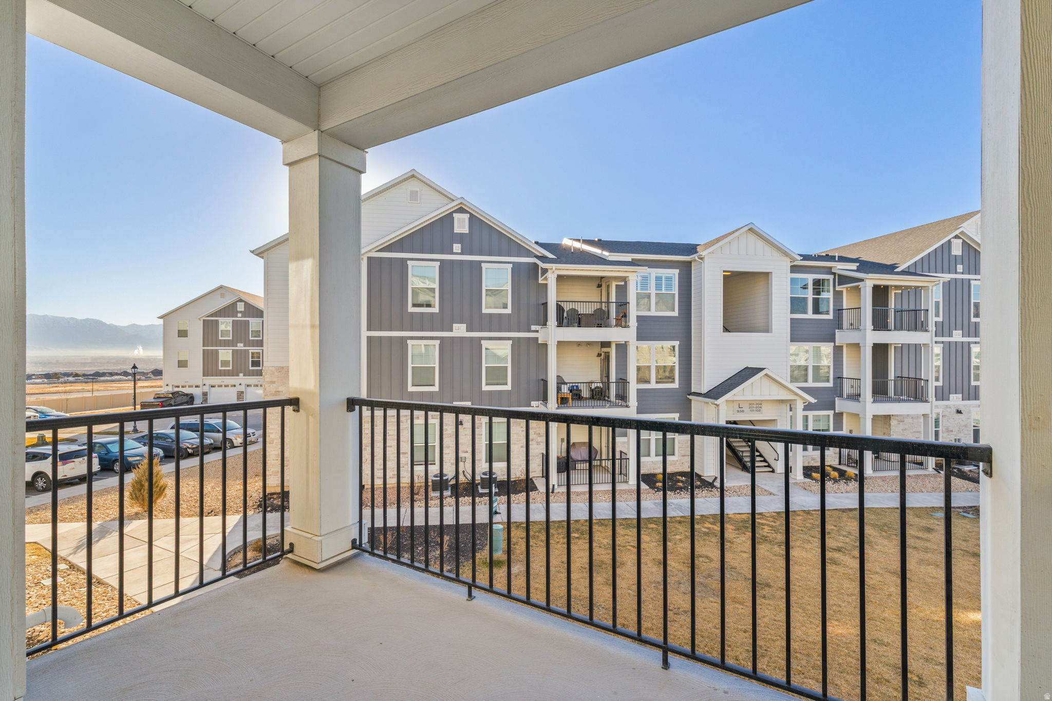 937 W BIG BEN LN #202