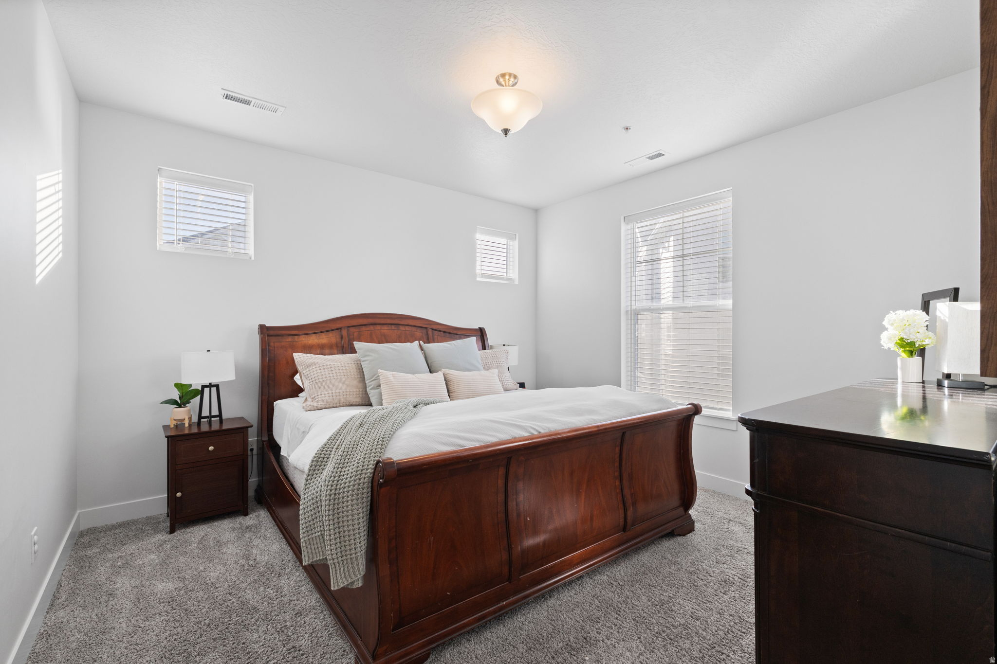 937 W BIG BEN LN #202