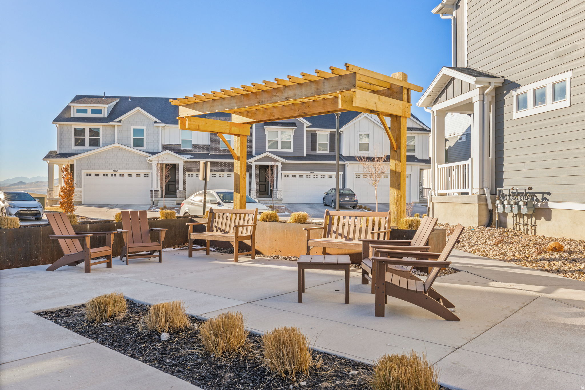 937 W BIG BEN LN #202