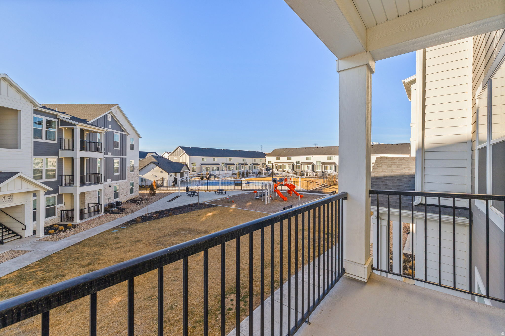 937 W BIG BEN LN #202