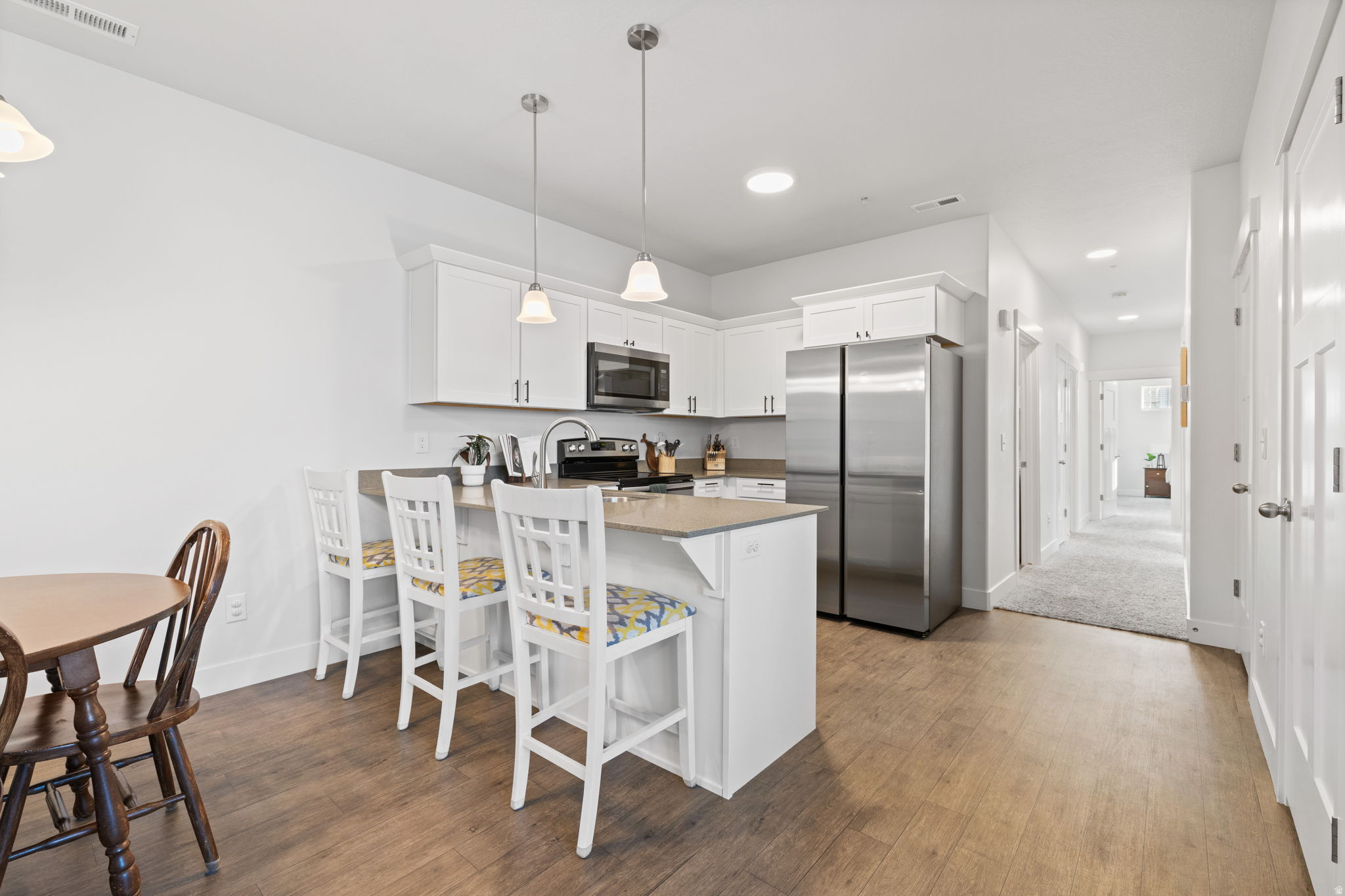 937 W BIG BEN LN #202