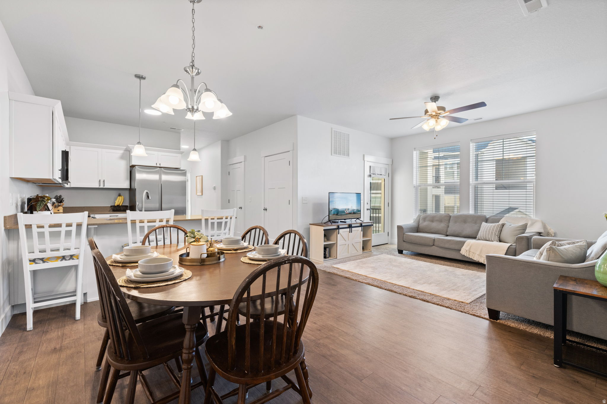 937 W BIG BEN LN #202