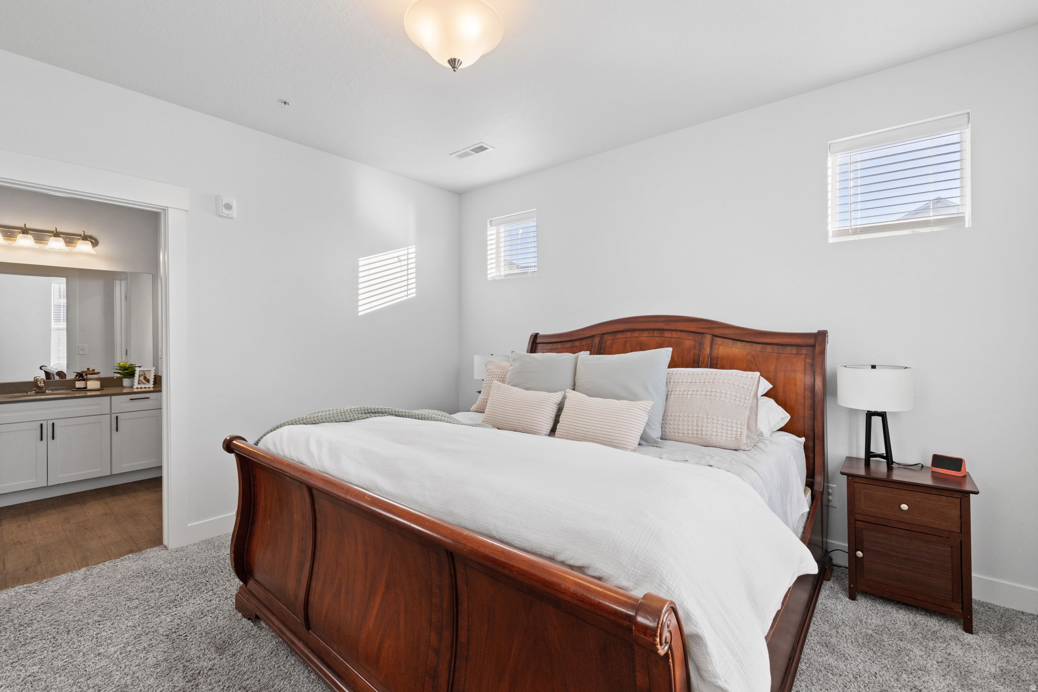 937 W BIG BEN LN #202