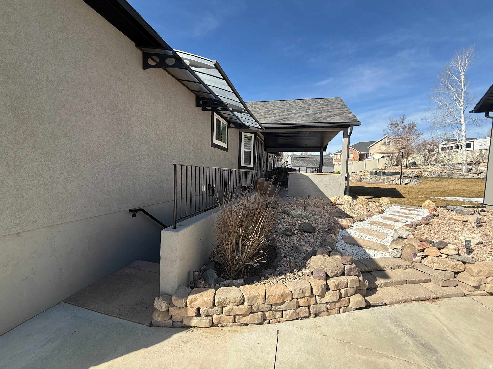 1272 N CEDAR HOLLOW BLVD