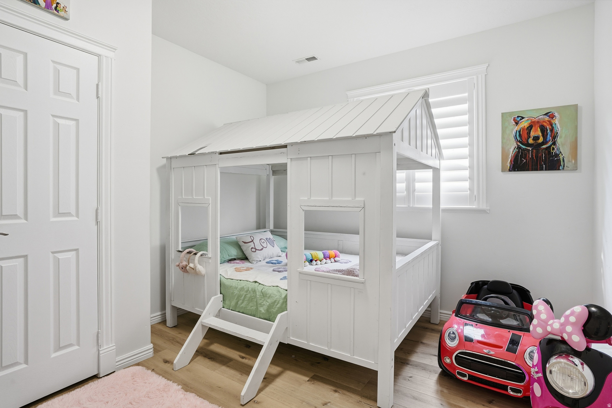 1272 N CEDAR HOLLOW BLVD