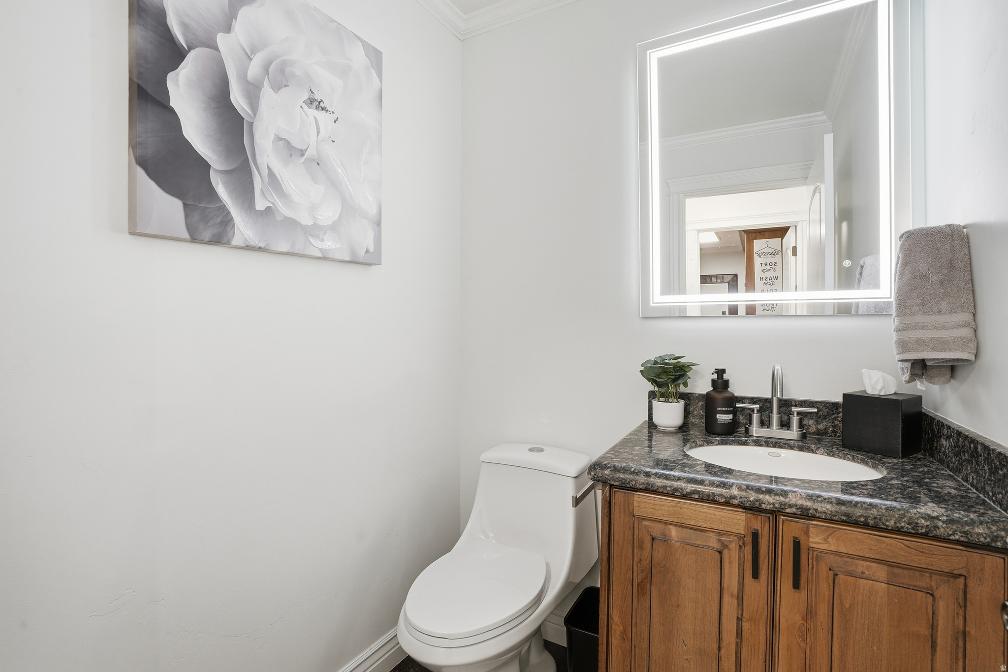 1272 N CEDAR HOLLOW BLVD